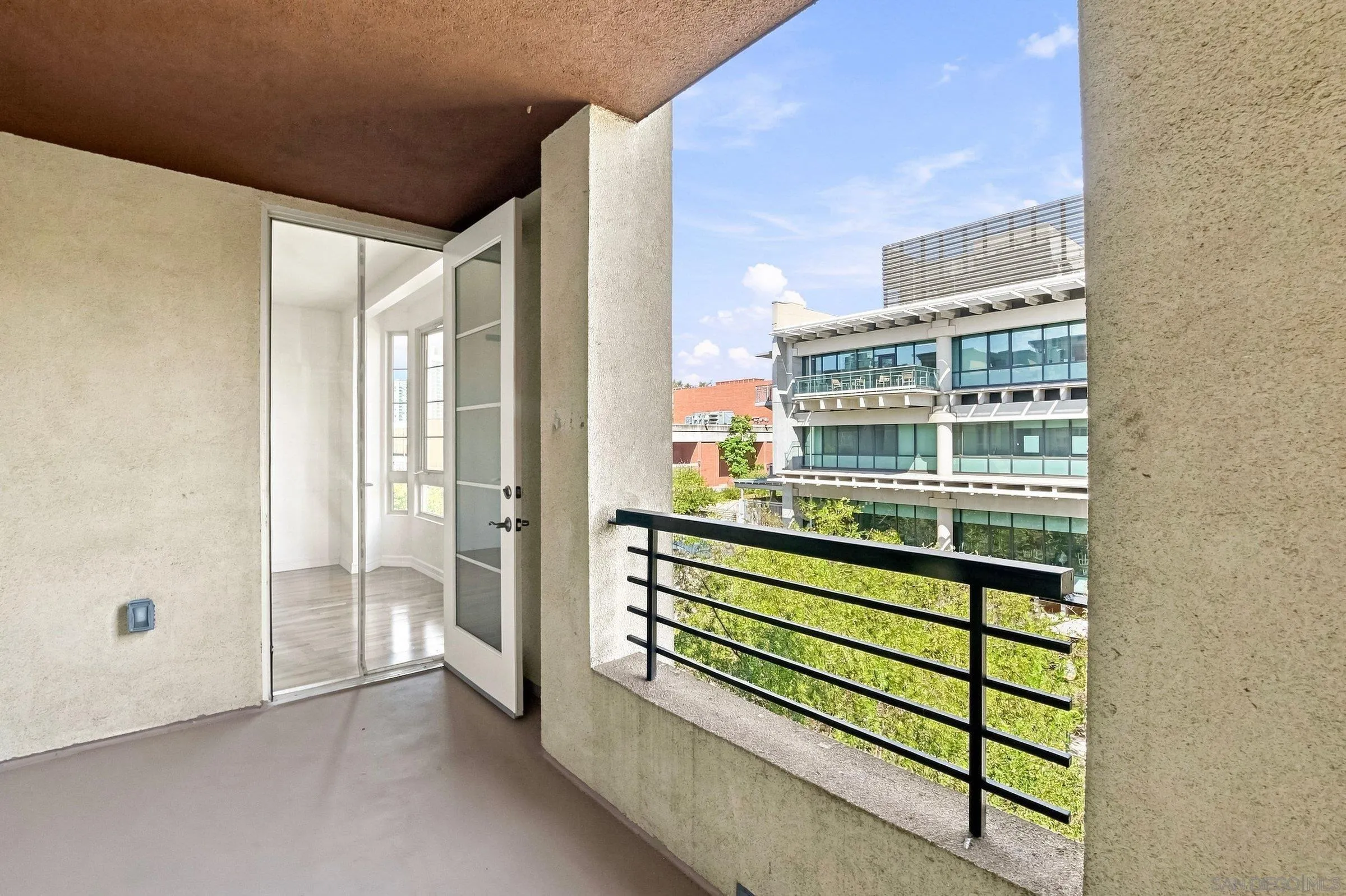 https://cdn.realtyfeed.com/cdn/127/260022554/9a7e7d23ff2ff5eda9c3f894f8f21699.webp