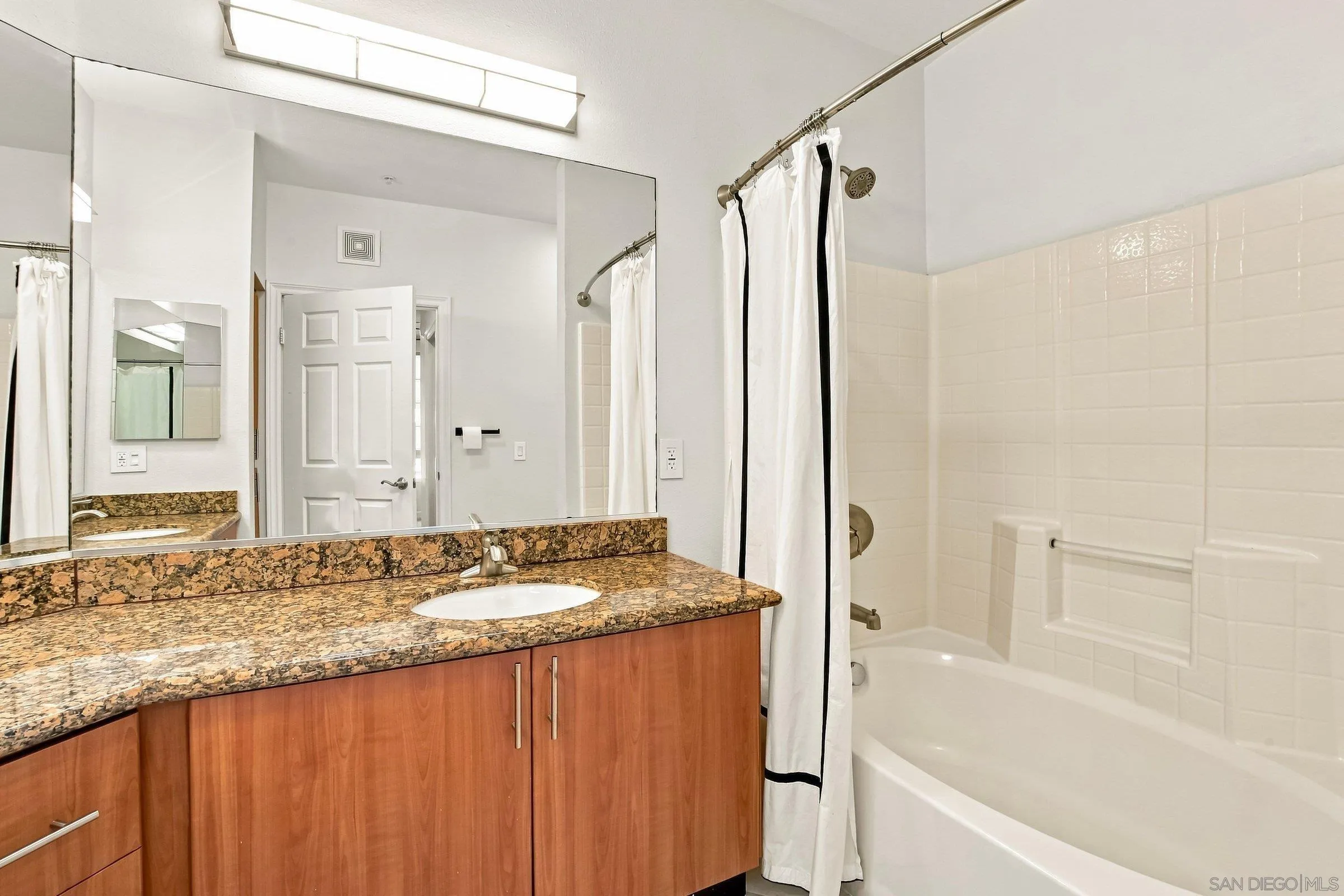 https://cdn.realtyfeed.com/cdn/127/260022554/9ae520c246ff95d656ebd9bd4aeb30b9.webp
