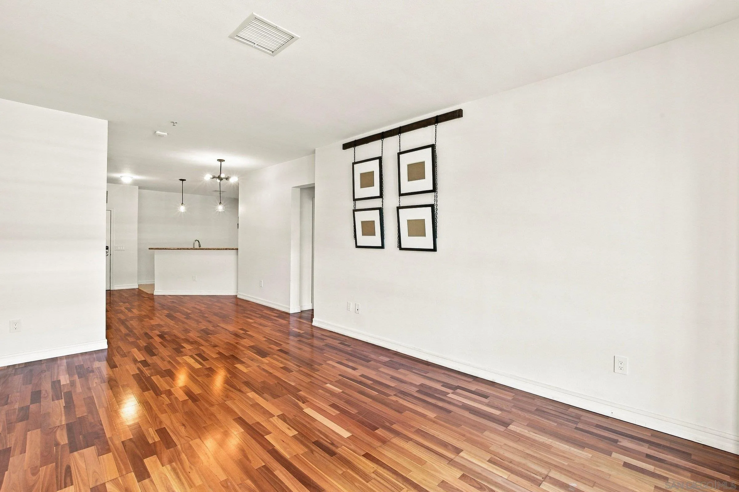 https://cdn.realtyfeed.com/cdn/127/260022554/bbf3d283d66d57e9bd7006a5587c2a70.webp