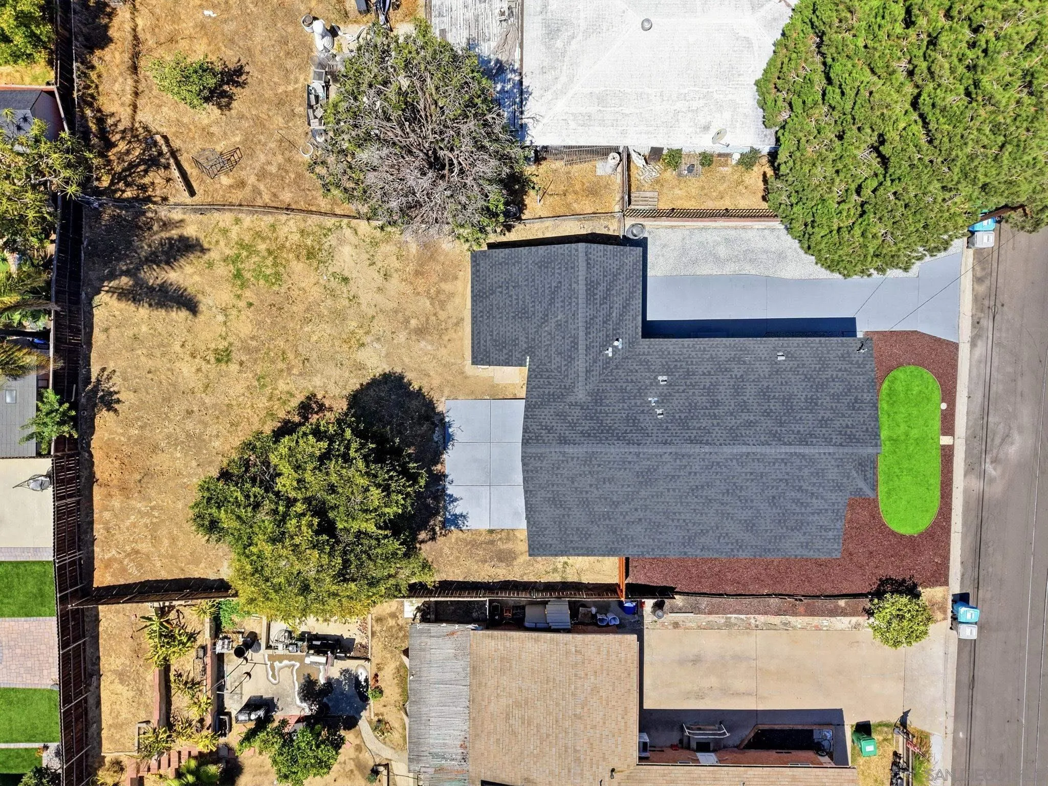 https://cdn.realtyfeed.com/cdn/127/260022555/39138aa8fb7d591dc53de8726253320c.webp
