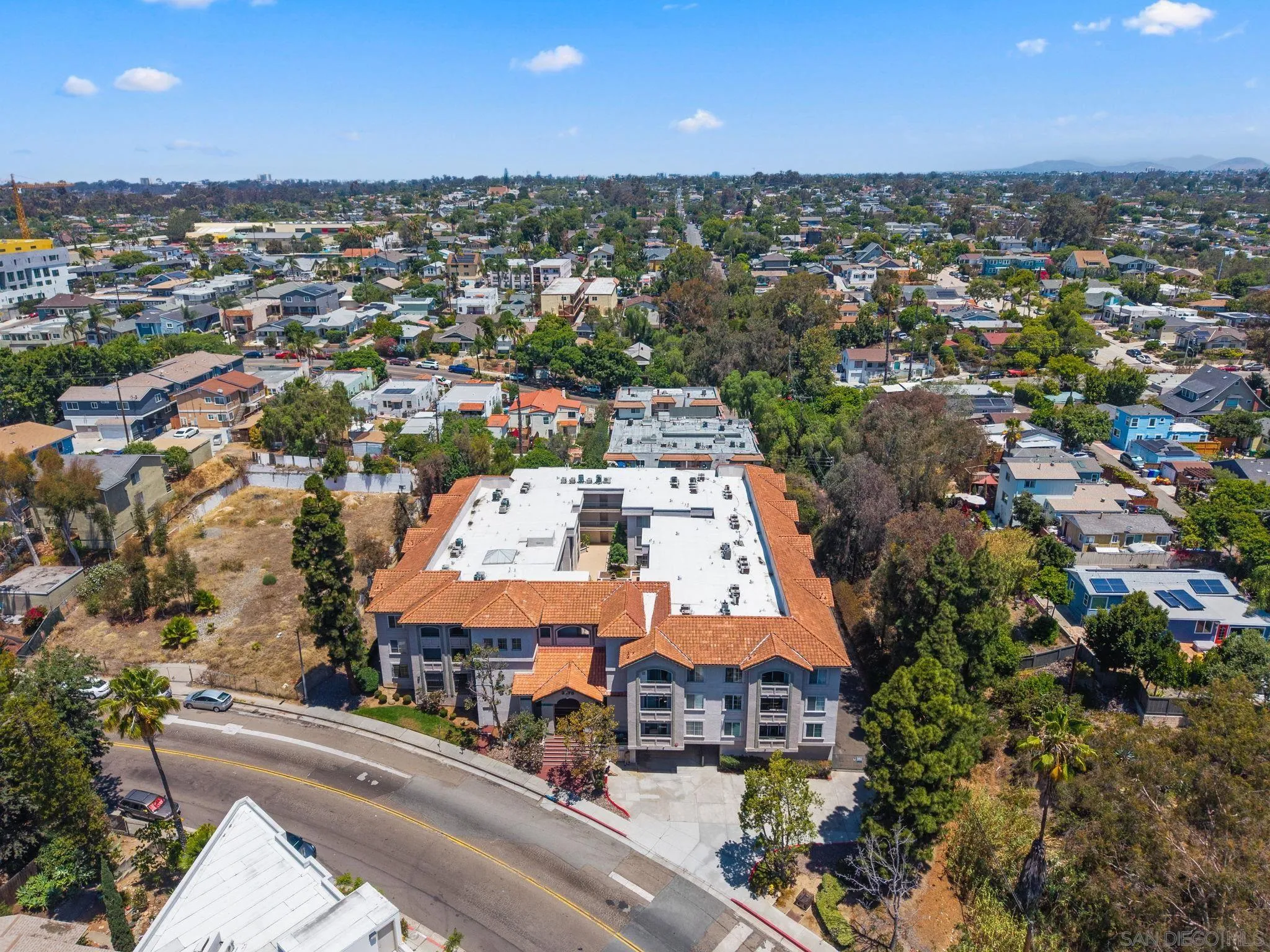 https://cdn.realtyfeed.com/cdn/127/260022559/2ebd3623c9253d42ba7ca380182e177f.webp