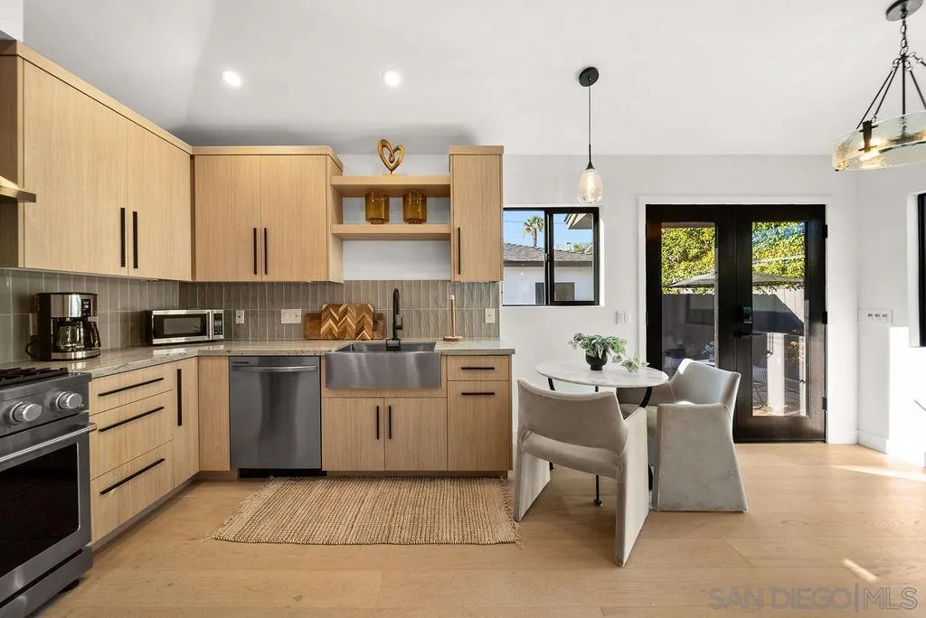 La Jolla, CA 92037