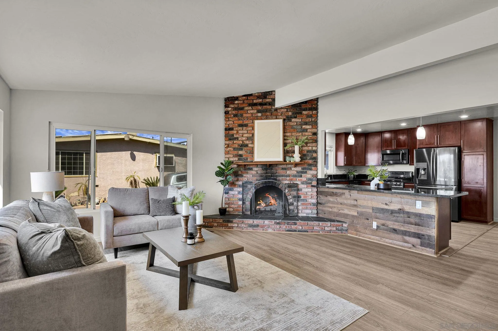 https://cdn.realtyfeed.com/cdn/127/260022575/2f380daab0ffe55eb81196636a258073.webp