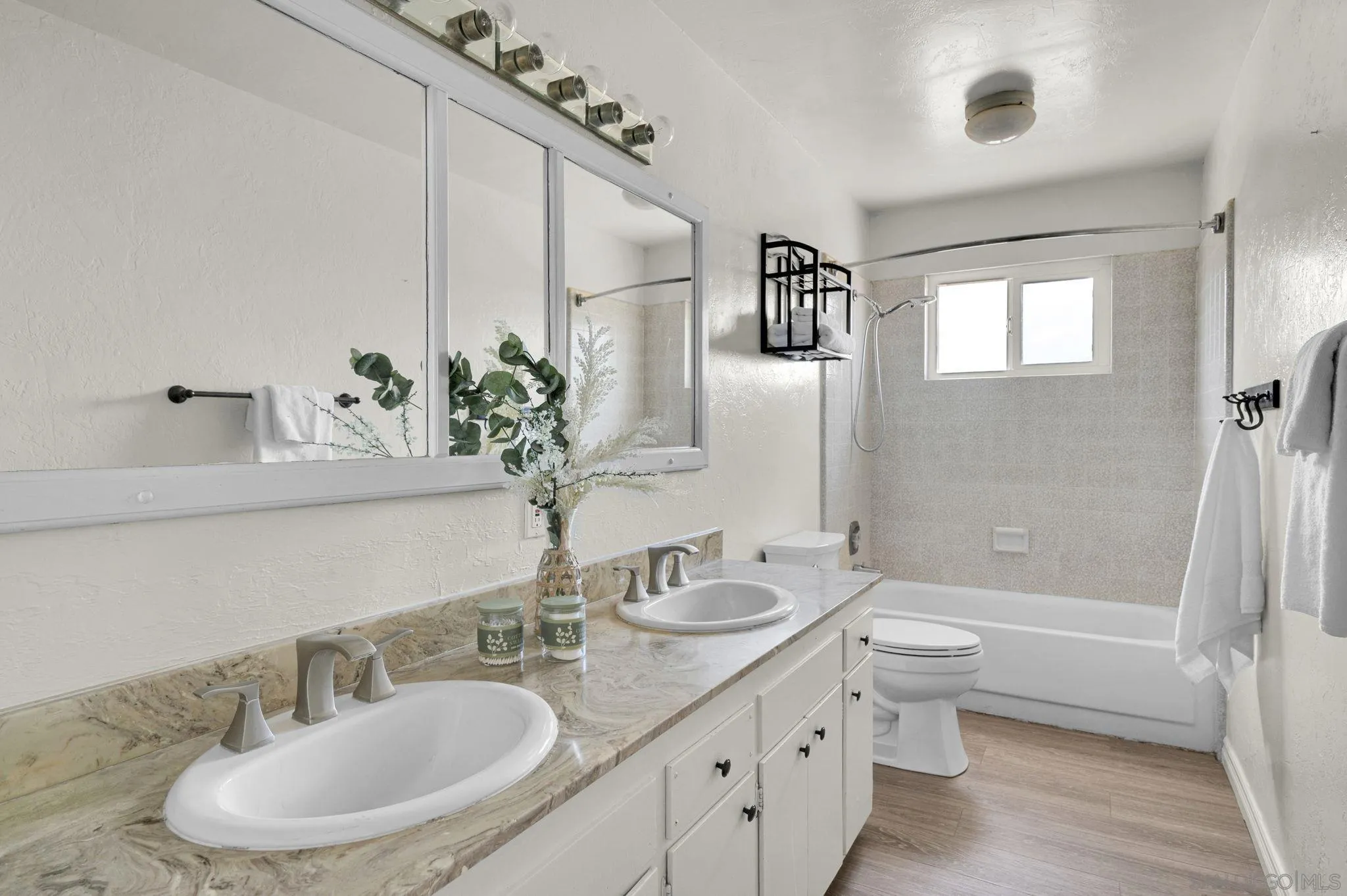 https://cdn.realtyfeed.com/cdn/127/260022575/99606041a08543bc0c937eea024d372e.webp