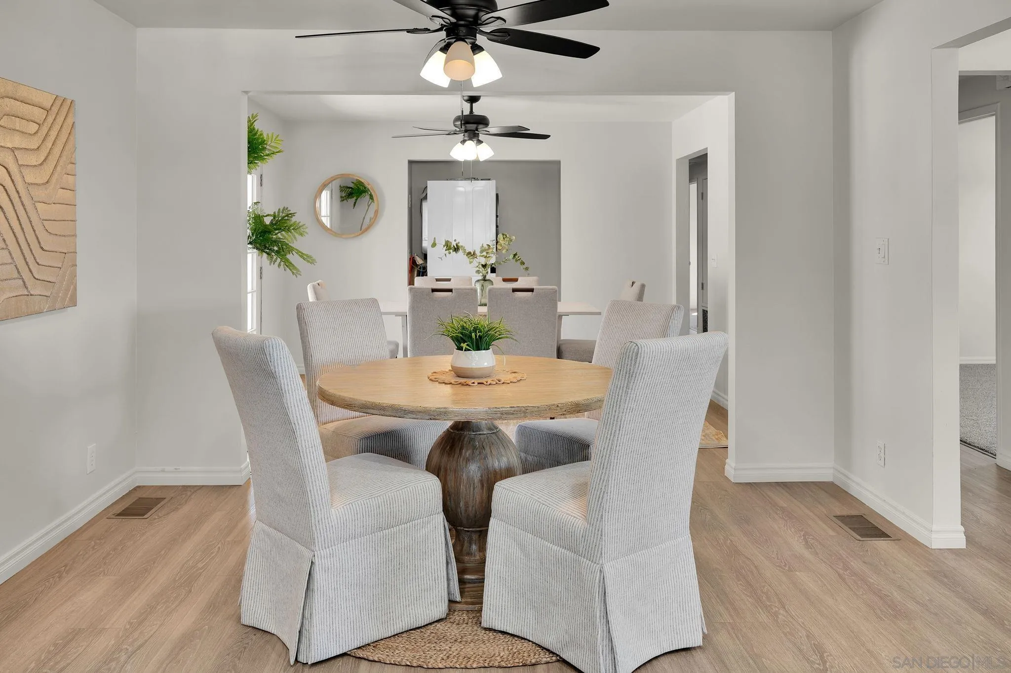 https://cdn.realtyfeed.com/cdn/127/260022575/b9fa8401ff244237db3fc9be217722d3.webp