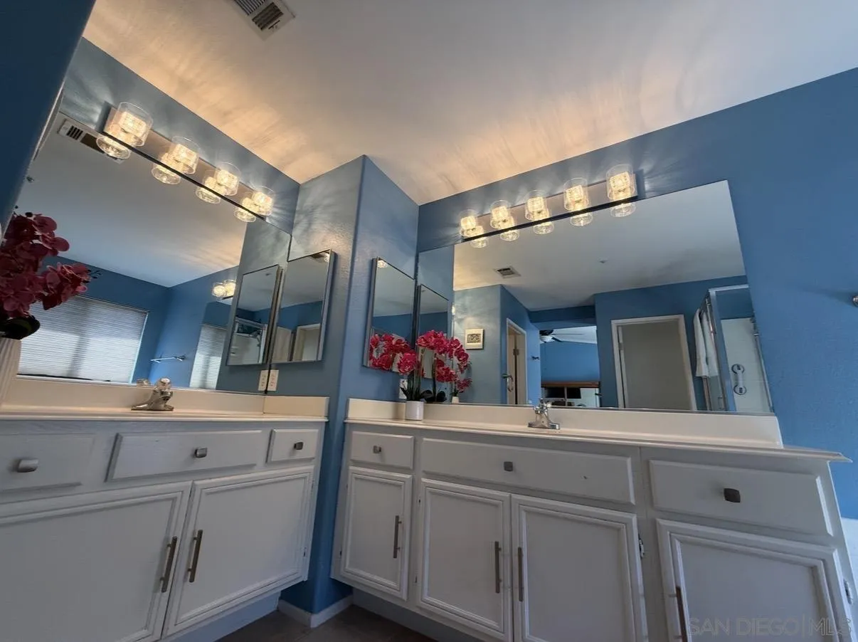 https://cdn.realtyfeed.com/cdn/127/260022581/b4e213c85ff1a2bf58e99d1723507ed2.webp