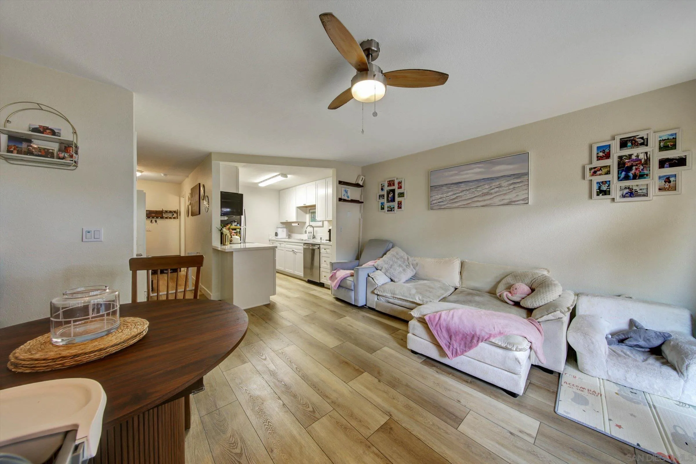 https://cdn.realtyfeed.com/cdn/127/260022590/965172768cd7eff82d55714689fee0cf.webp