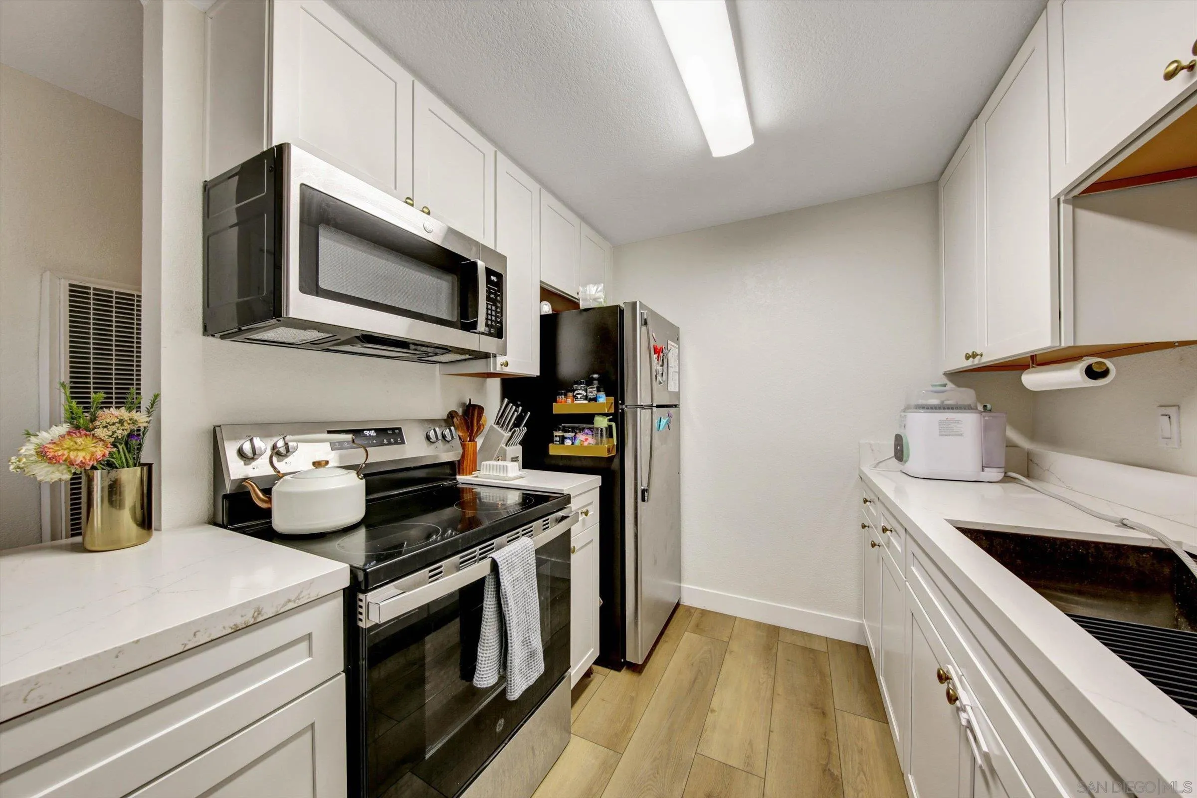 https://cdn.realtyfeed.com/cdn/127/260022590/9c412eb90eaae82fea2d7d9294ff1236.webp