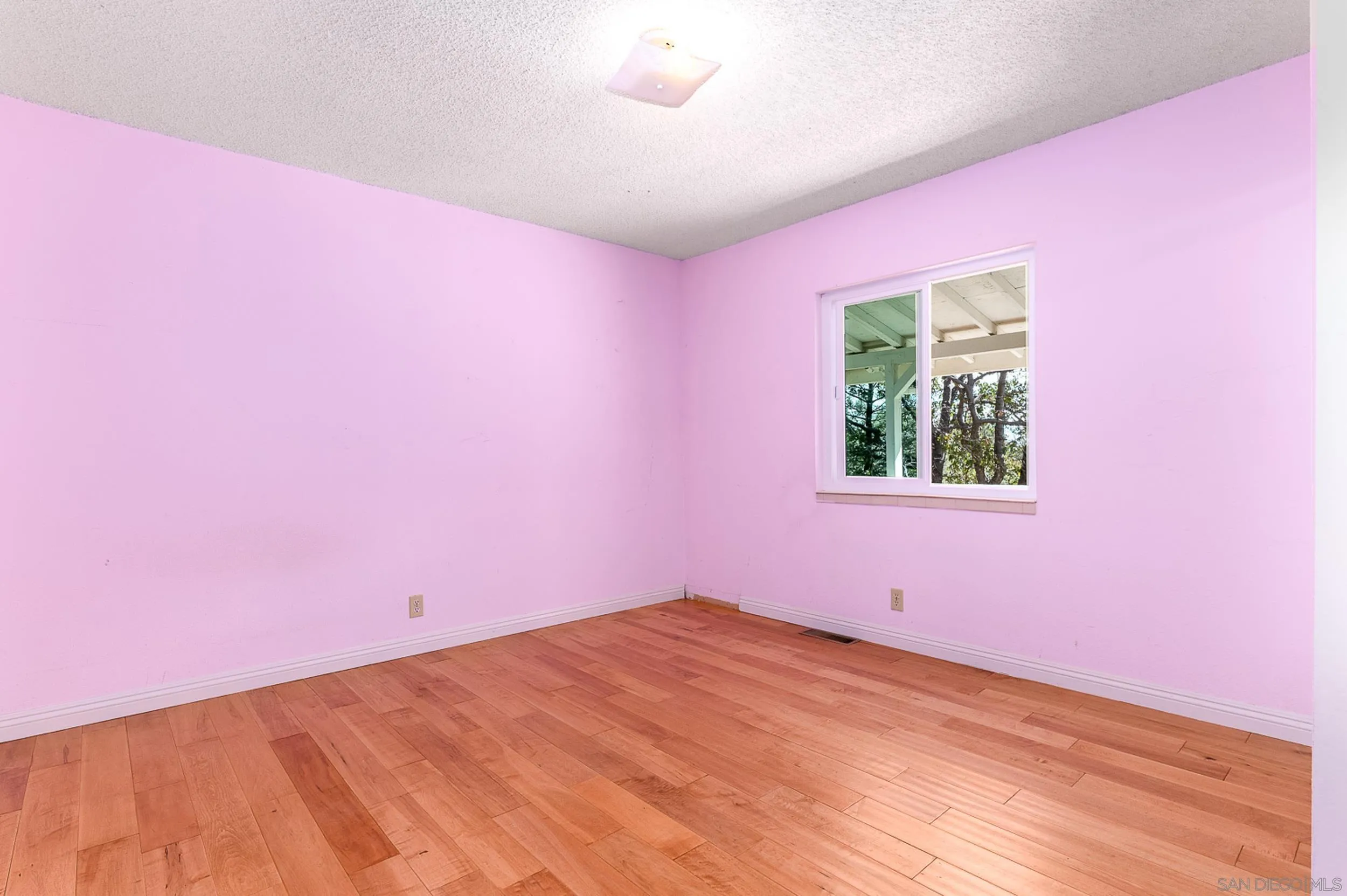 https://cdn.realtyfeed.com/cdn/127/260022594/1174af650fd3a9c484aa01c4f16f3e0a.webp