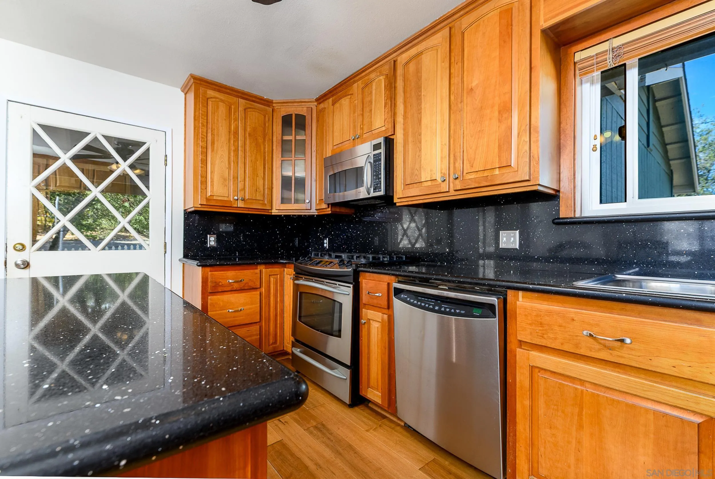 https://cdn.realtyfeed.com/cdn/127/260022594/1499e327cd76dede945870e133989d3b.webp