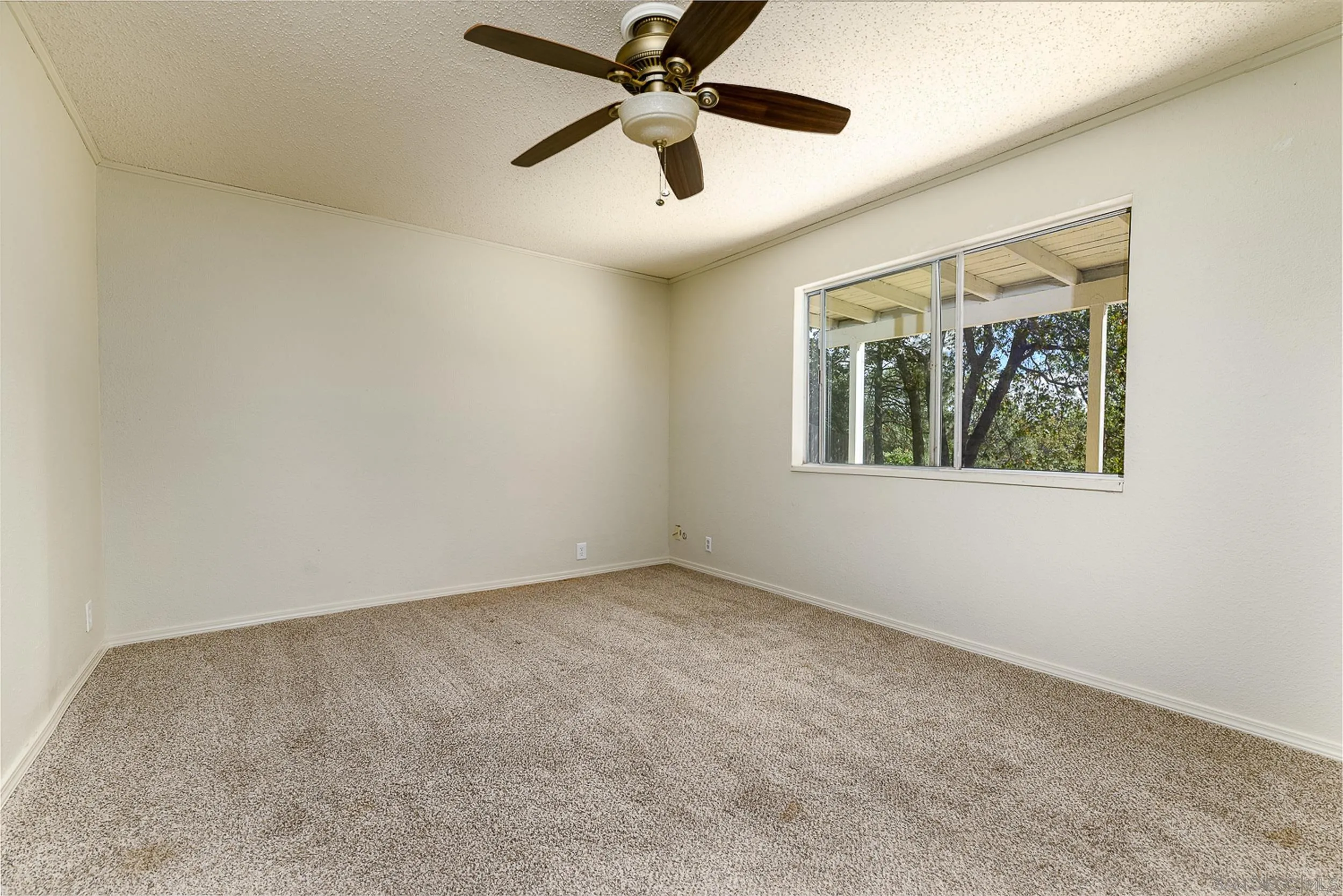 https://cdn.realtyfeed.com/cdn/127/260022594/65aabc0e64ffafa6b4645b016f145a77.webp