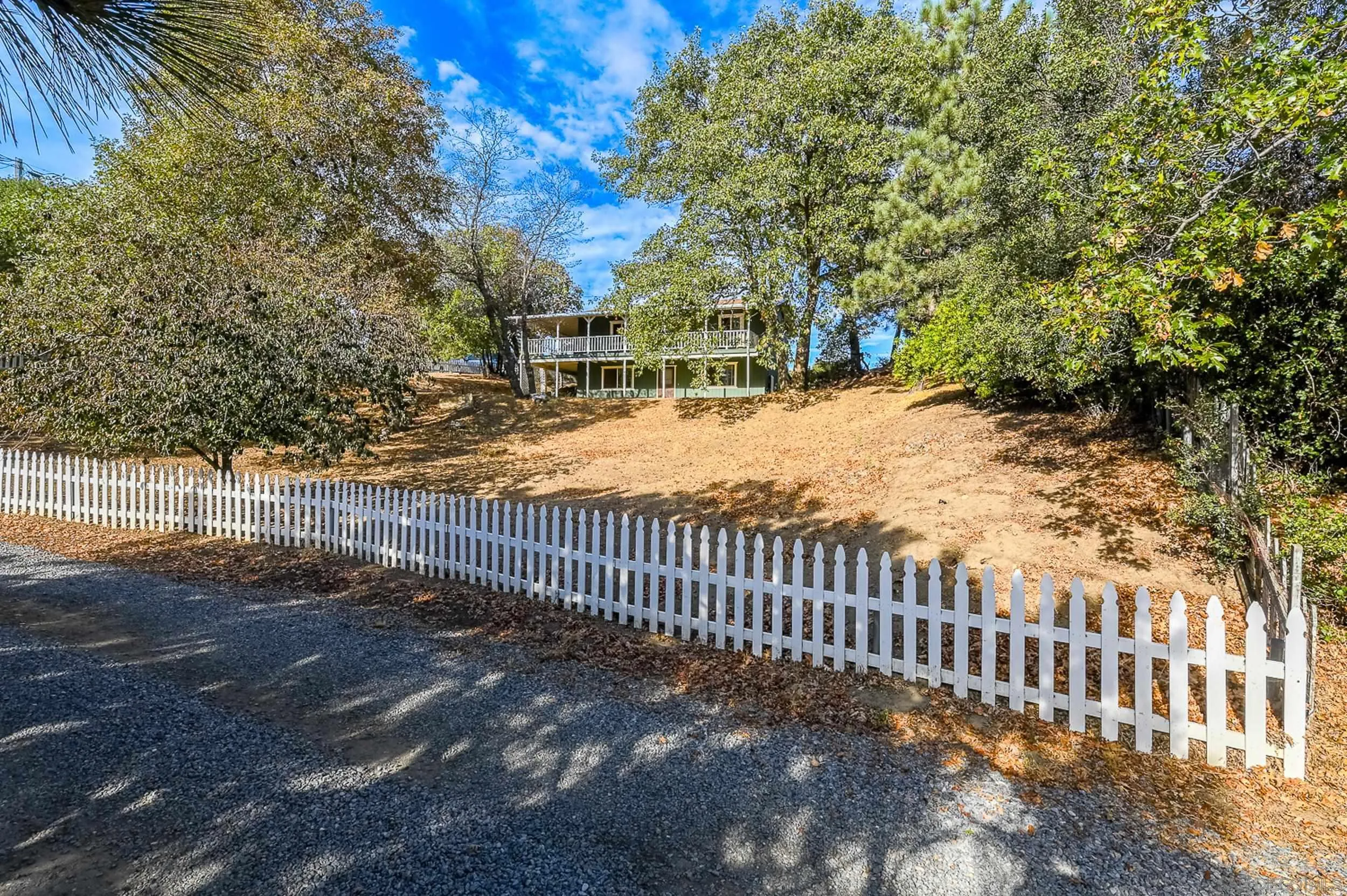 https://cdn.realtyfeed.com/cdn/127/260022594/ab39a7568cea03710c6bfa093465384f.webp