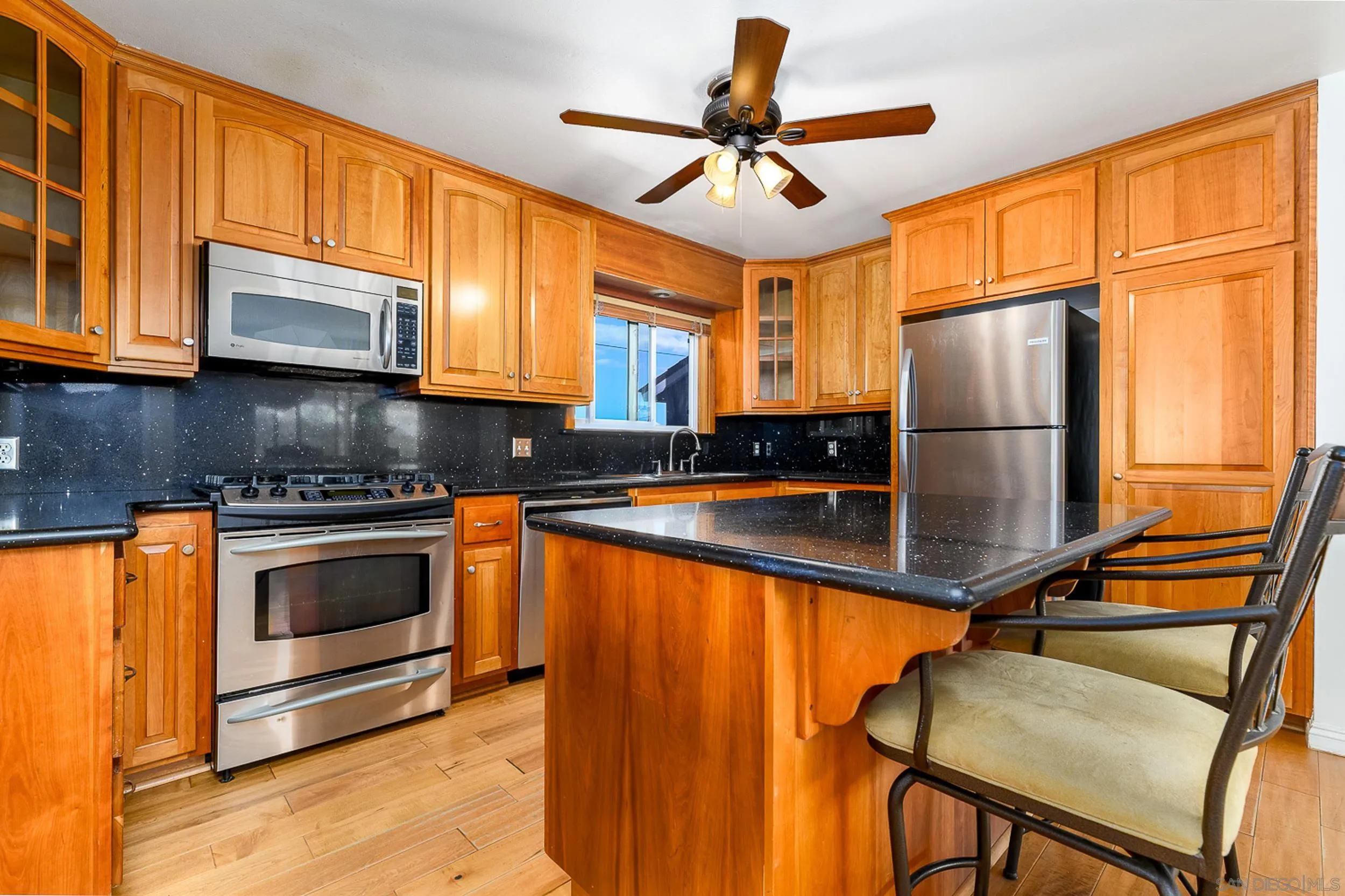 https://cdn.realtyfeed.com/cdn/127/260022594/c4ce0f781dee8755f30be7b0ad06e46a.webp
