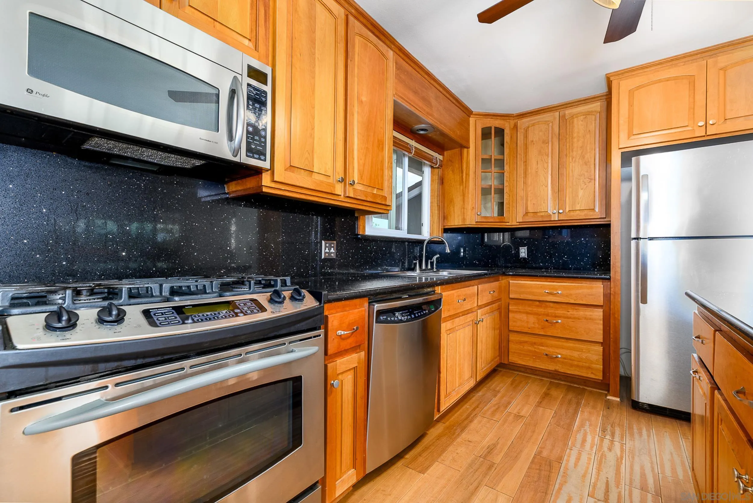 https://cdn.realtyfeed.com/cdn/127/260022594/c9ff1209acff957db828b724af8cd17e.webp
