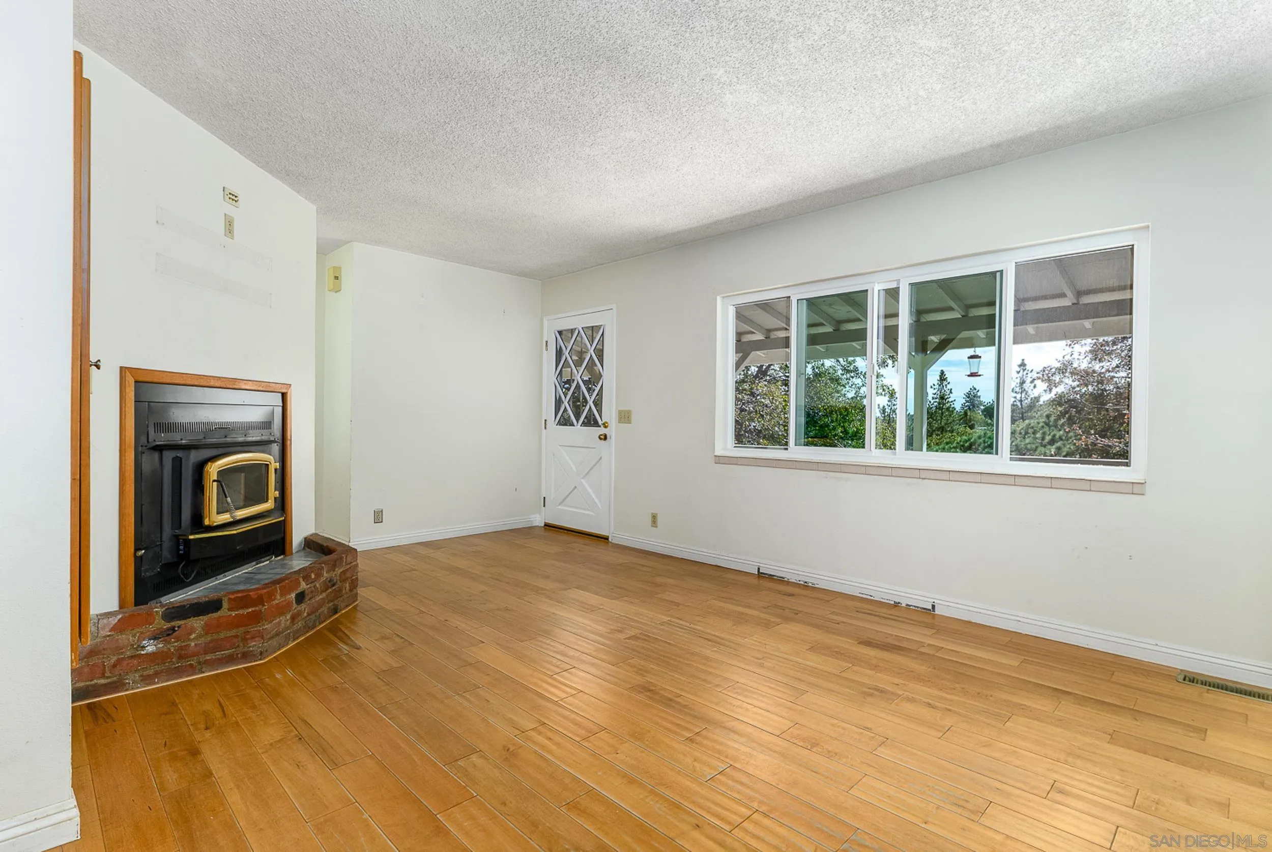 https://cdn.realtyfeed.com/cdn/127/260022594/d1cbe4ae291e0c6c8b03565814710350.webp