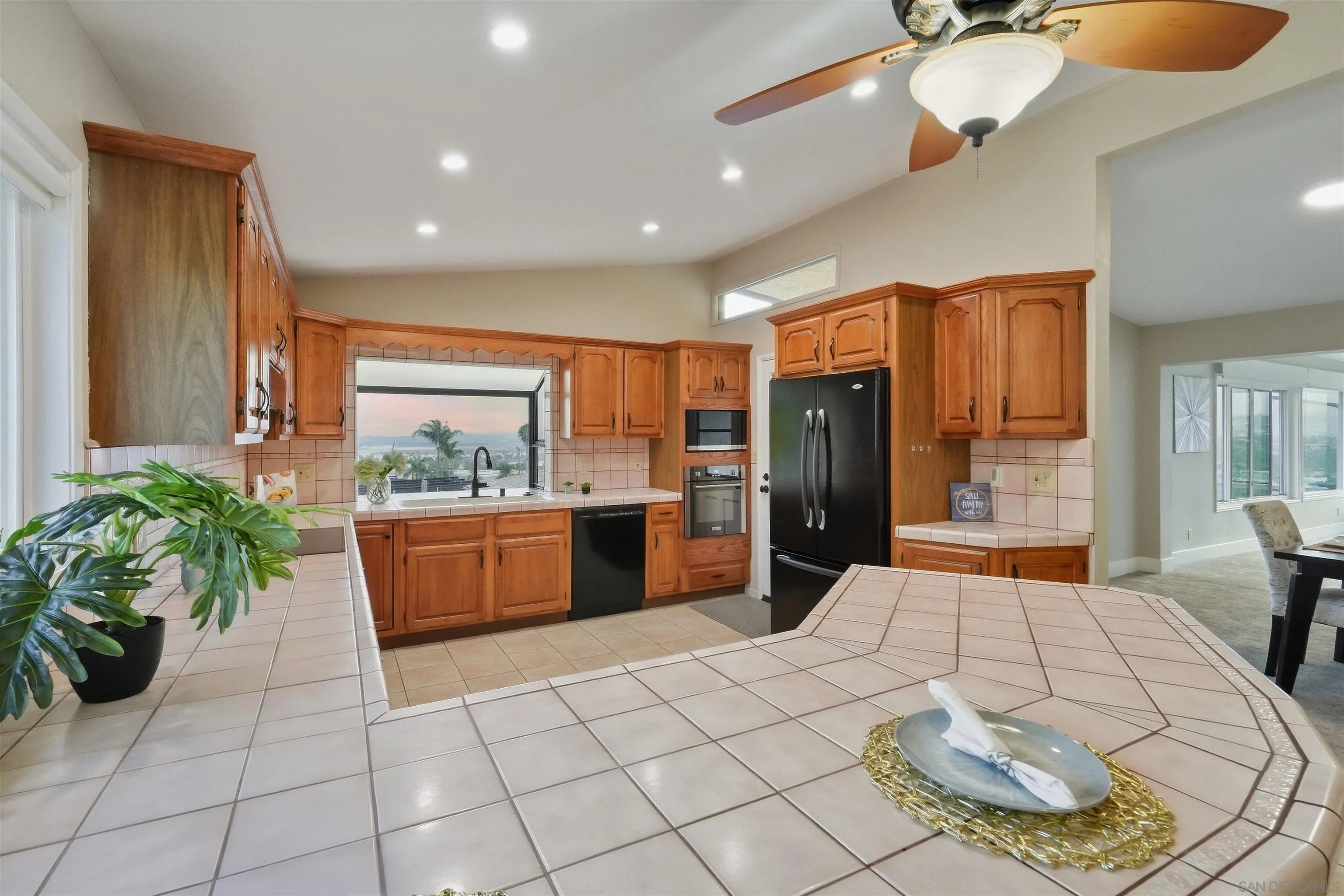 https://cdn.realtyfeed.com/cdn/127/260022598/0b57c6bb6020b35daf6821981106ea54.webp