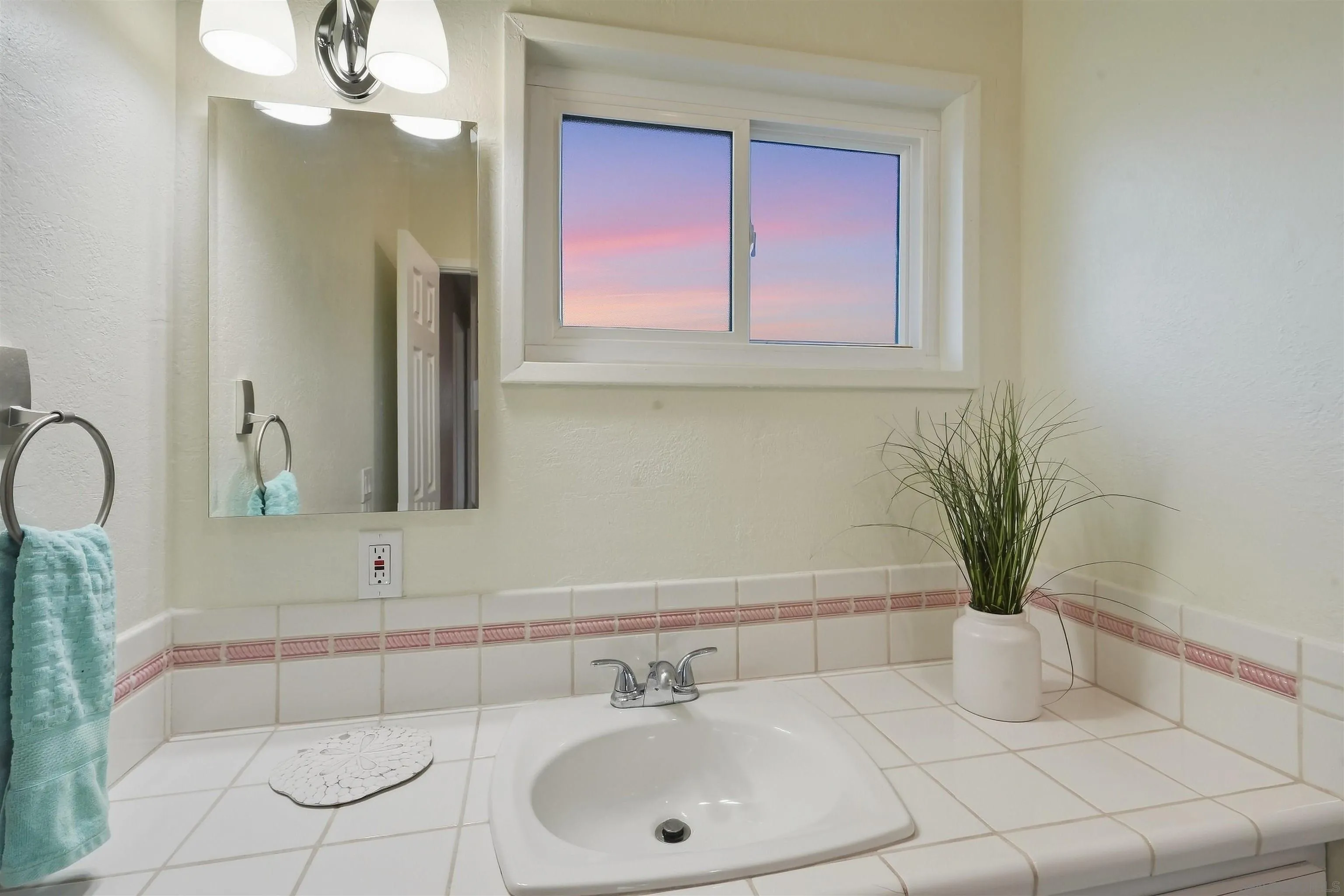 https://cdn.realtyfeed.com/cdn/127/260022598/22bb4fd57d9c5b08cc077c0085351039.webp