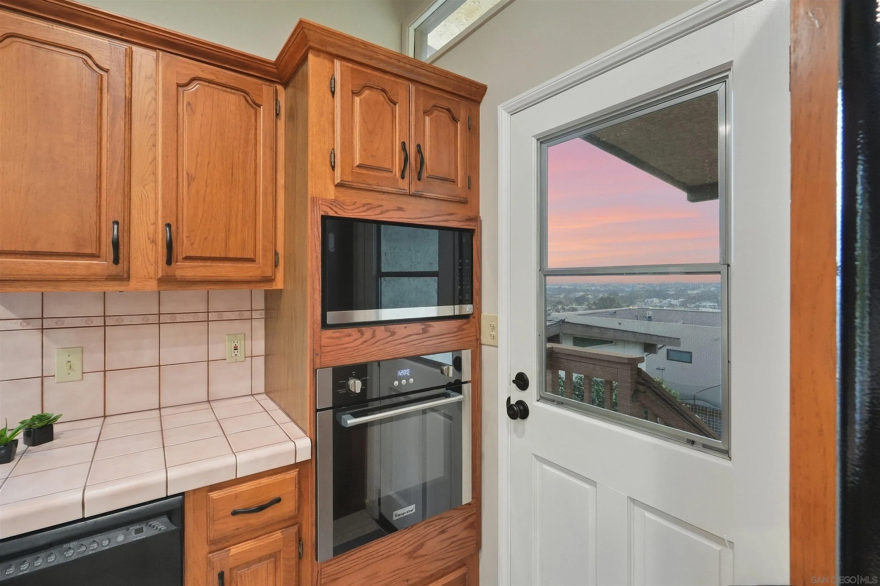 https://cdn.realtyfeed.com/cdn/127/260022598/3e64cd0b3363dc5071f970f083b19336.webp