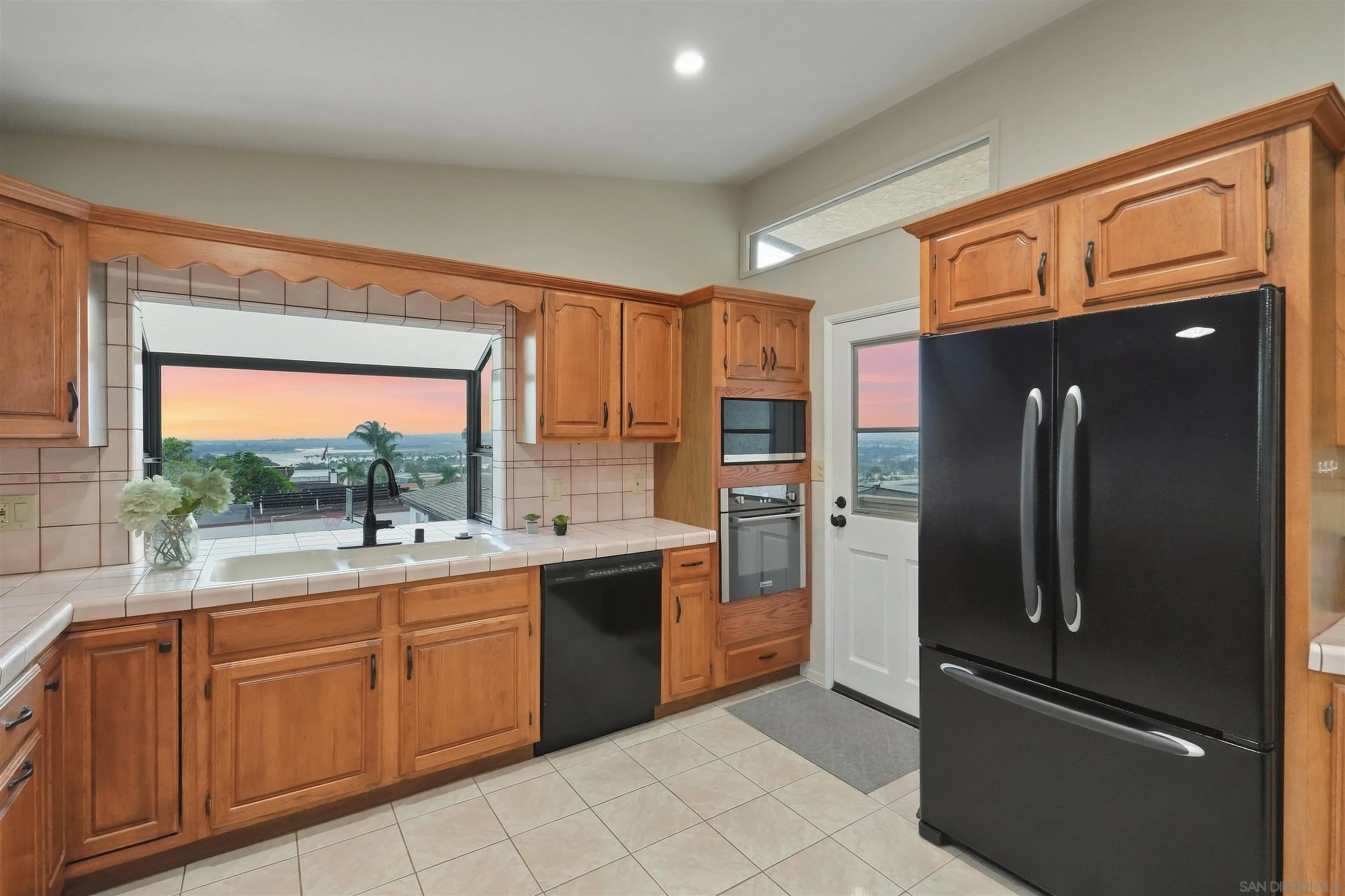 https://cdn.realtyfeed.com/cdn/127/260022598/5fb20b3e5a03db53b191147f2d8a0480.webp