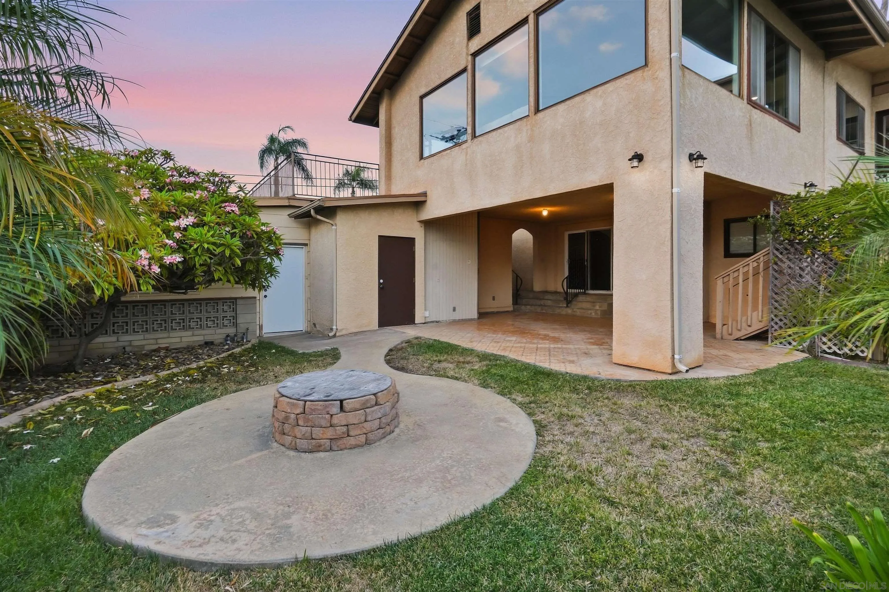https://cdn.realtyfeed.com/cdn/127/260022598/6038cf427bc2c44bc224474e320f0b9c.webp
