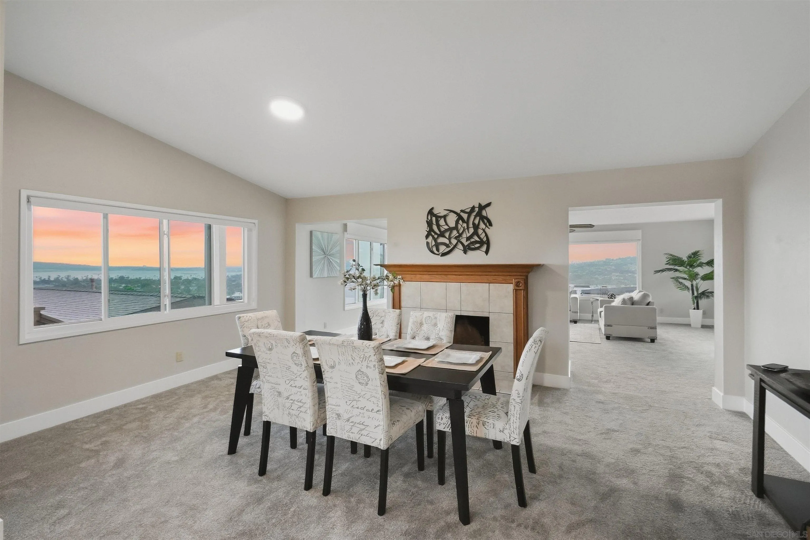 https://cdn.realtyfeed.com/cdn/127/260022598/6118e96bf60f69b4ddf564a8b907c10f.webp