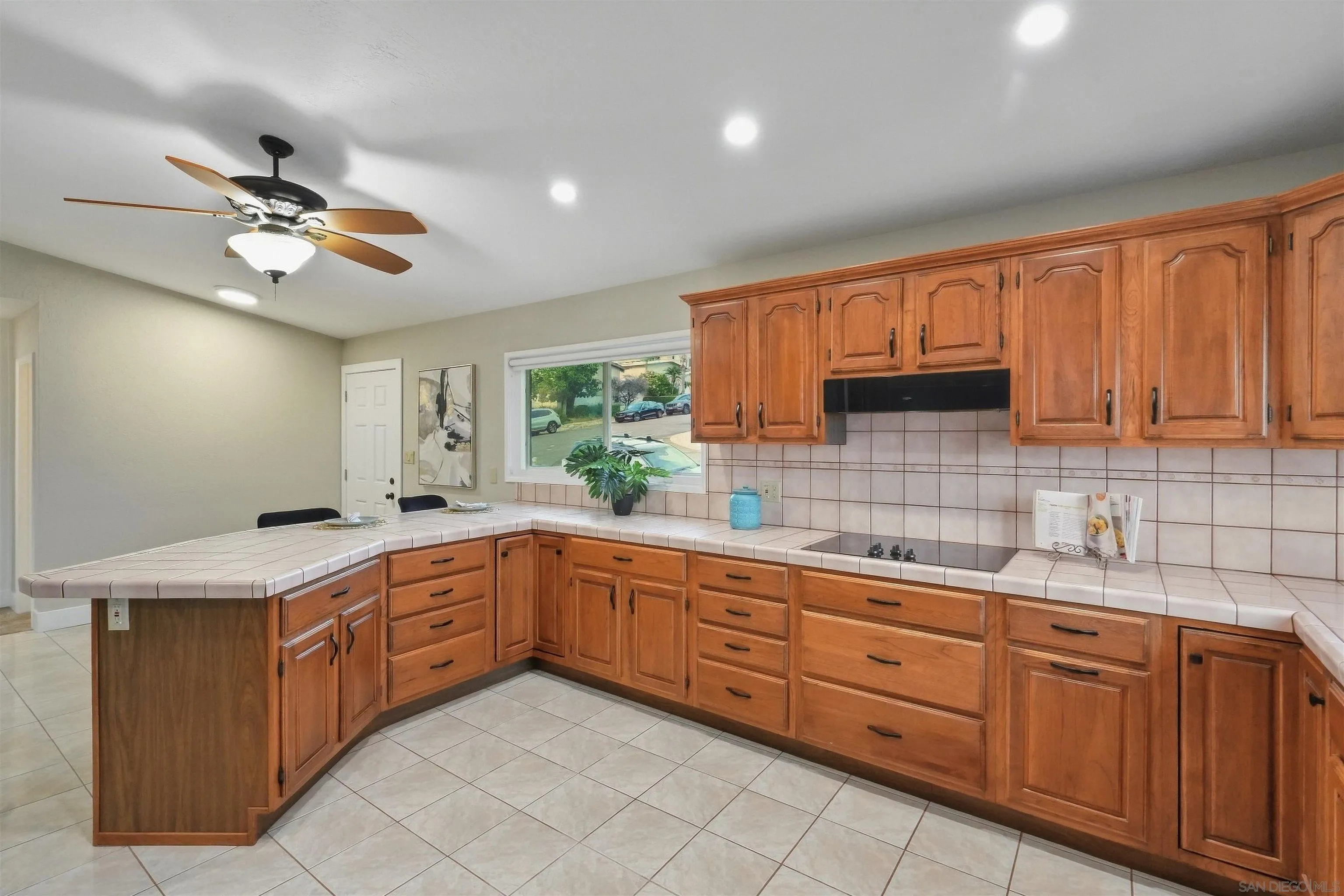 https://cdn.realtyfeed.com/cdn/127/260022598/abf9297616ca7a0767df4c6db4c6b033.webp