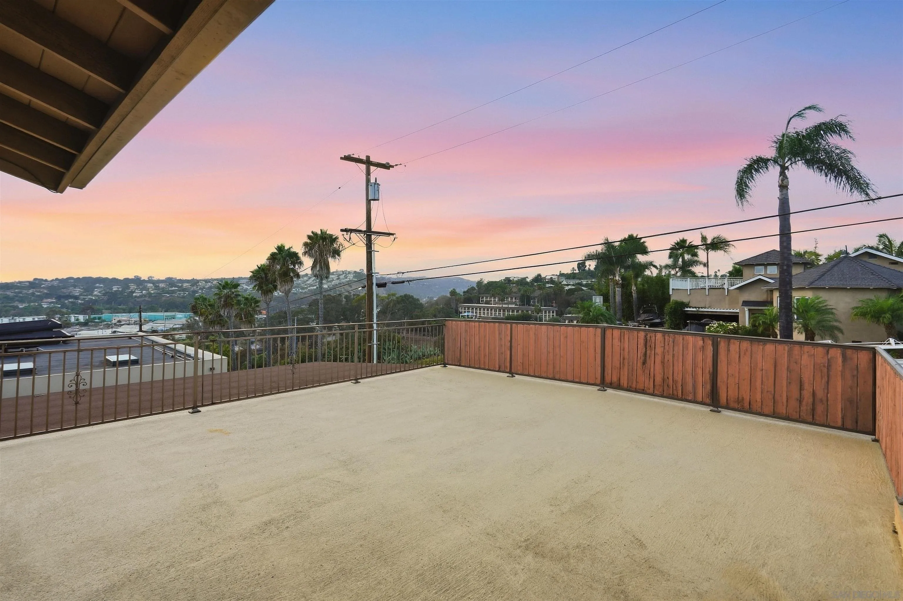 https://cdn.realtyfeed.com/cdn/127/260022598/be39eb5a6128f8cf9e7b823a6534a024.webp