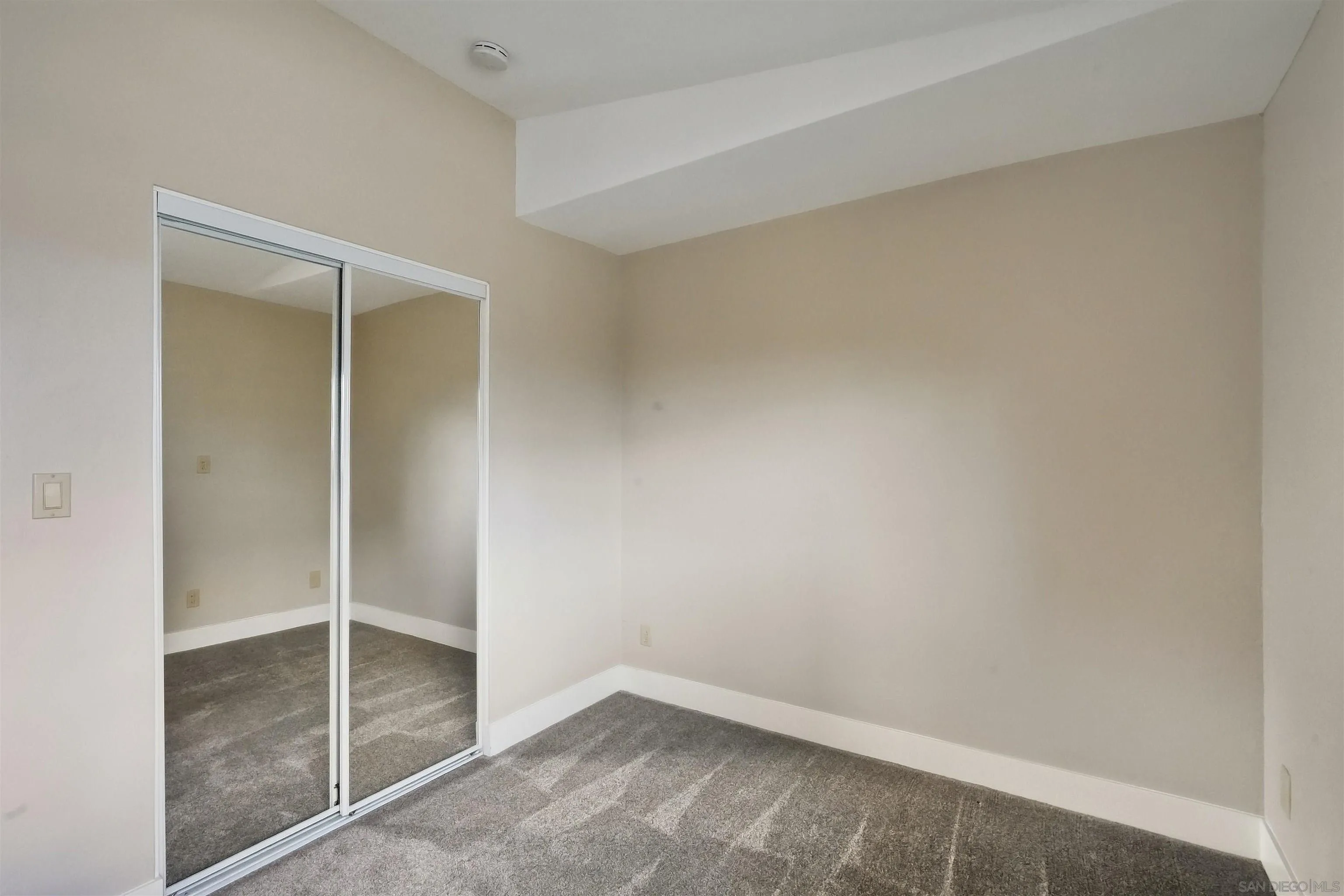 https://cdn.realtyfeed.com/cdn/127/260022598/cbeee32eb2bb000fbd78248496646d63.webp