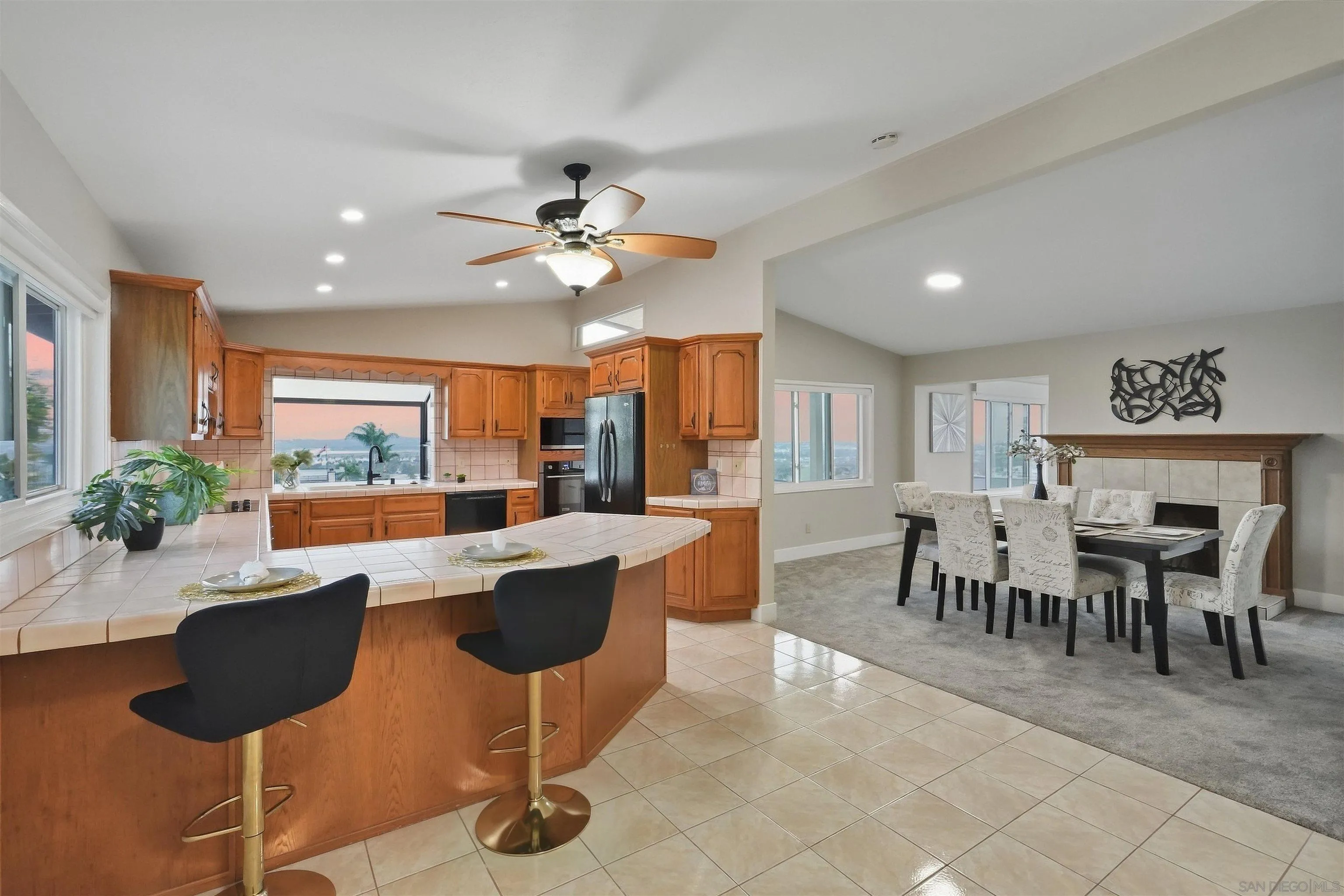 https://cdn.realtyfeed.com/cdn/127/260022598/ce236bb2f0d7bc189d6bd55cf2b094ce.webp