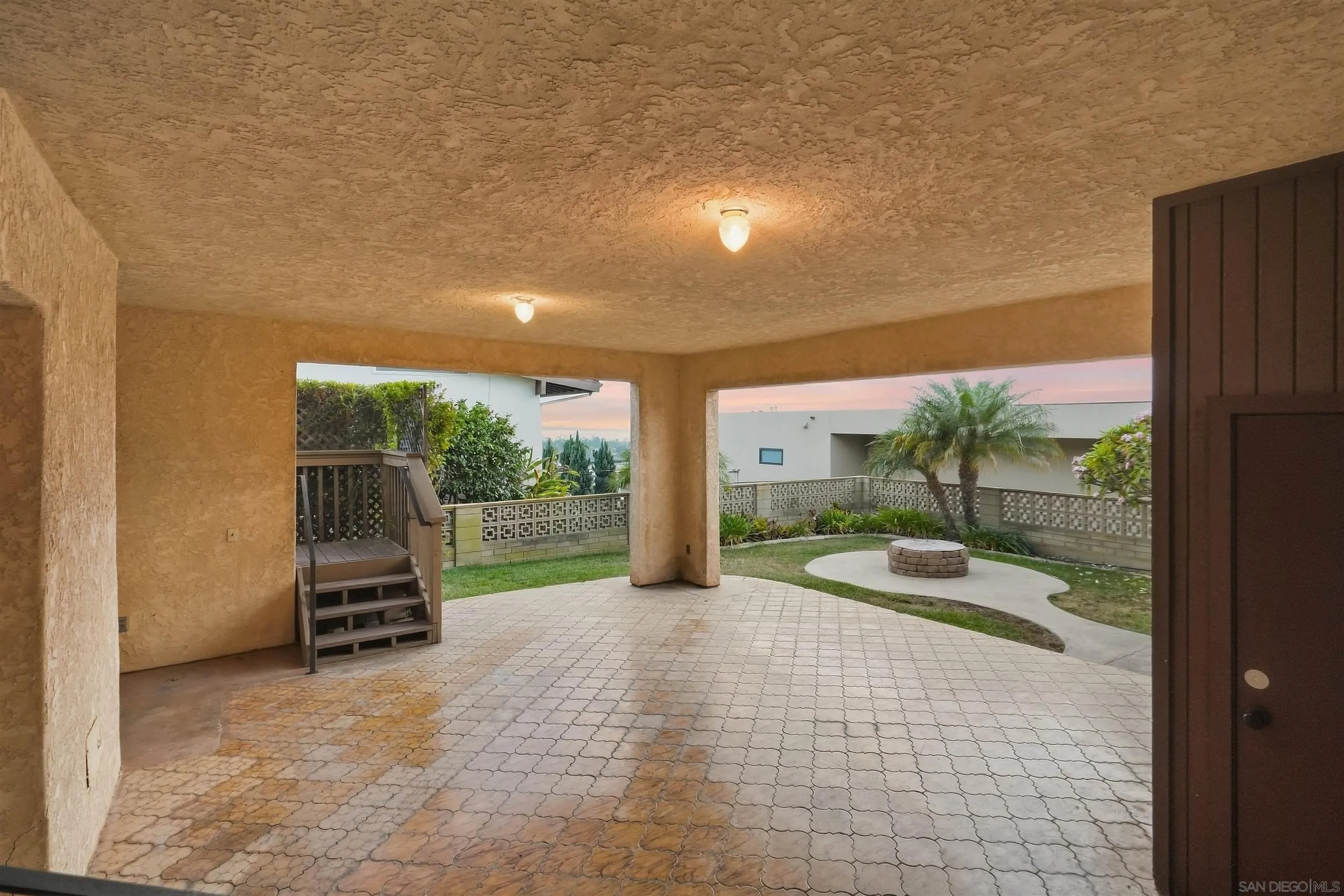 https://cdn.realtyfeed.com/cdn/127/260022598/eaa30f6224d0a977e3f0b51706bed15e.webp
