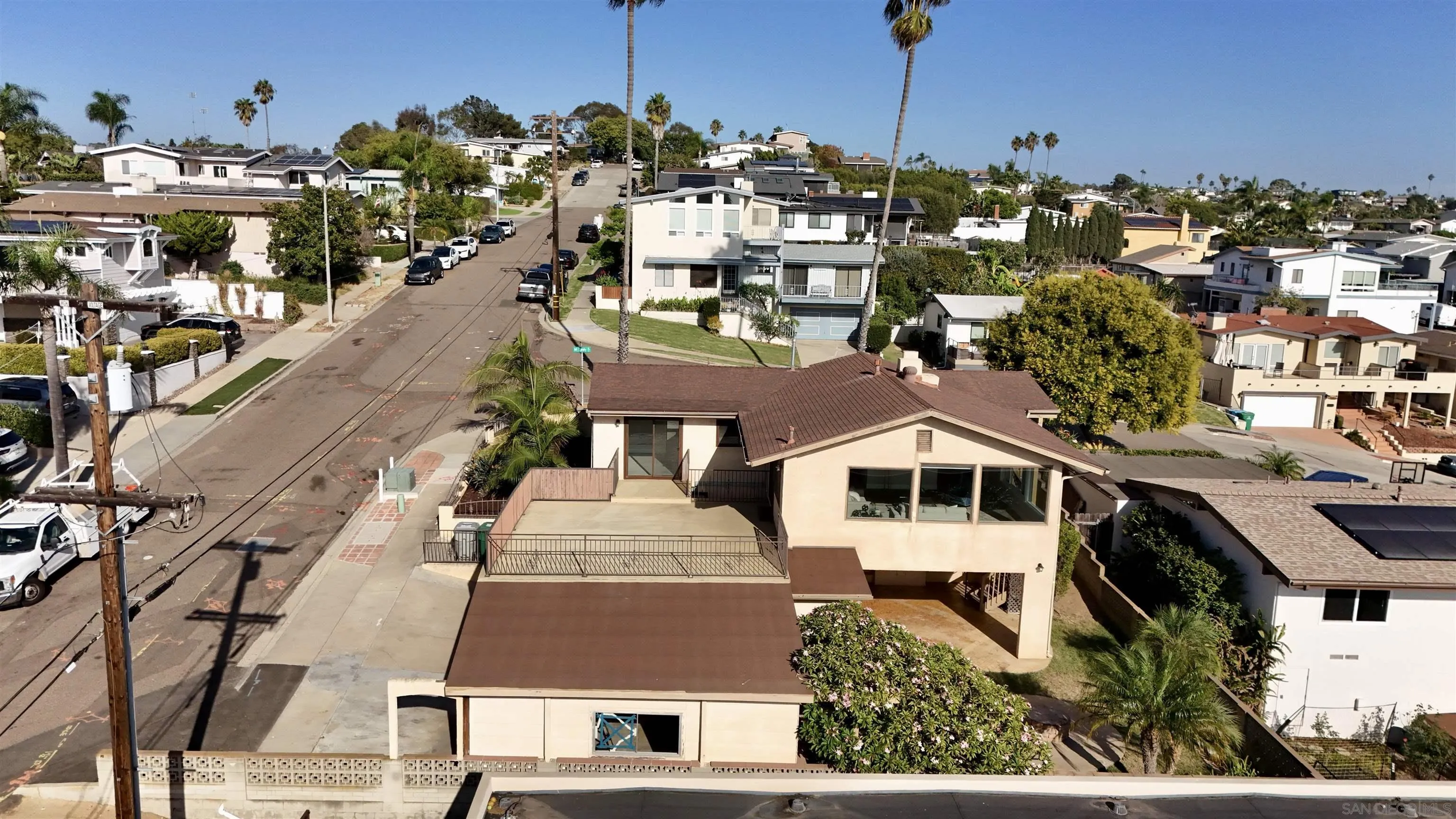 https://cdn.realtyfeed.com/cdn/127/260022598/fa0b4f10555429bf836b3970dd597098.webp