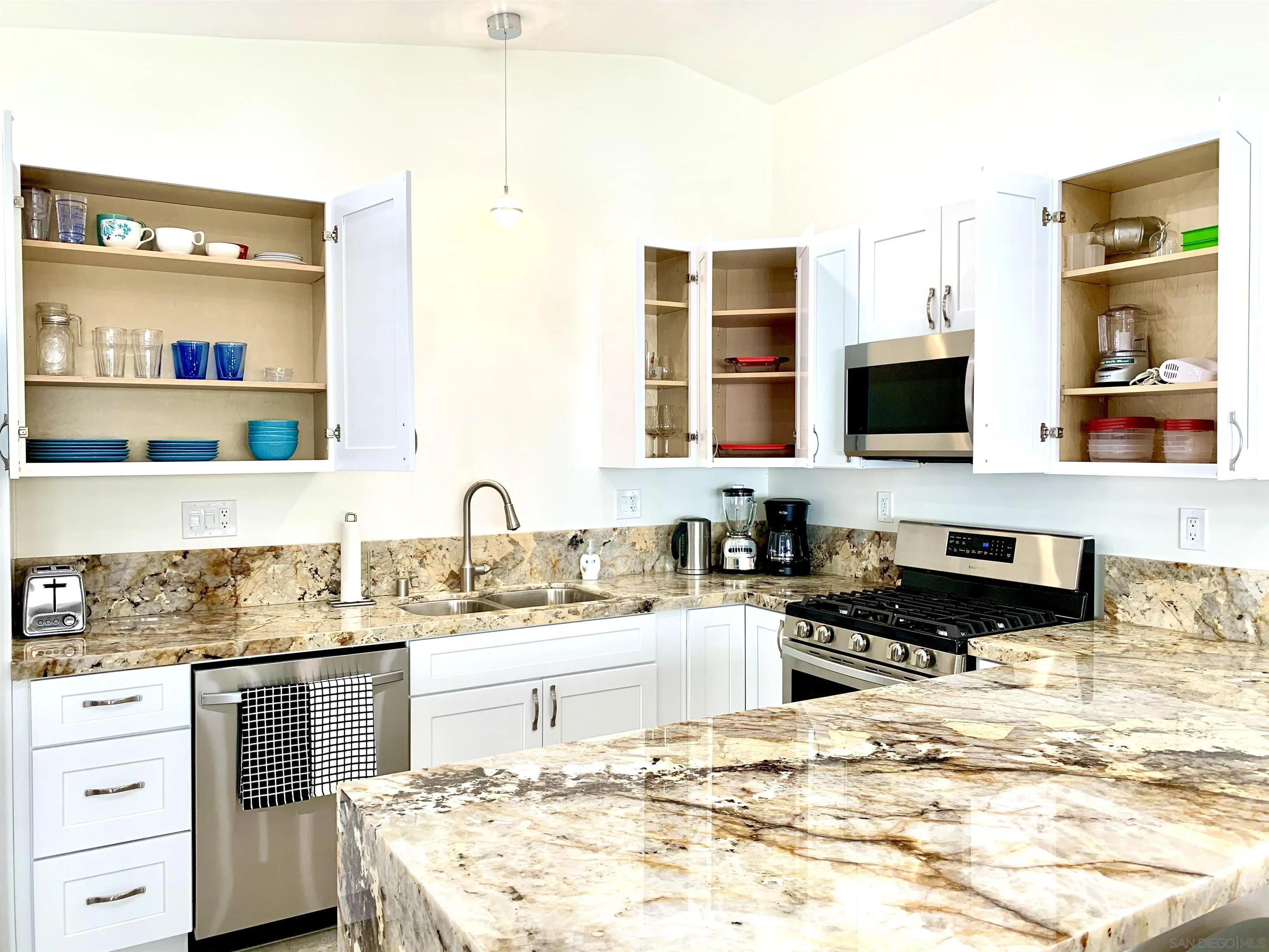 7674 La Jolla Blvd, La Jolla, CA 92037 - Photo 5 of 16, La Jolla, CA