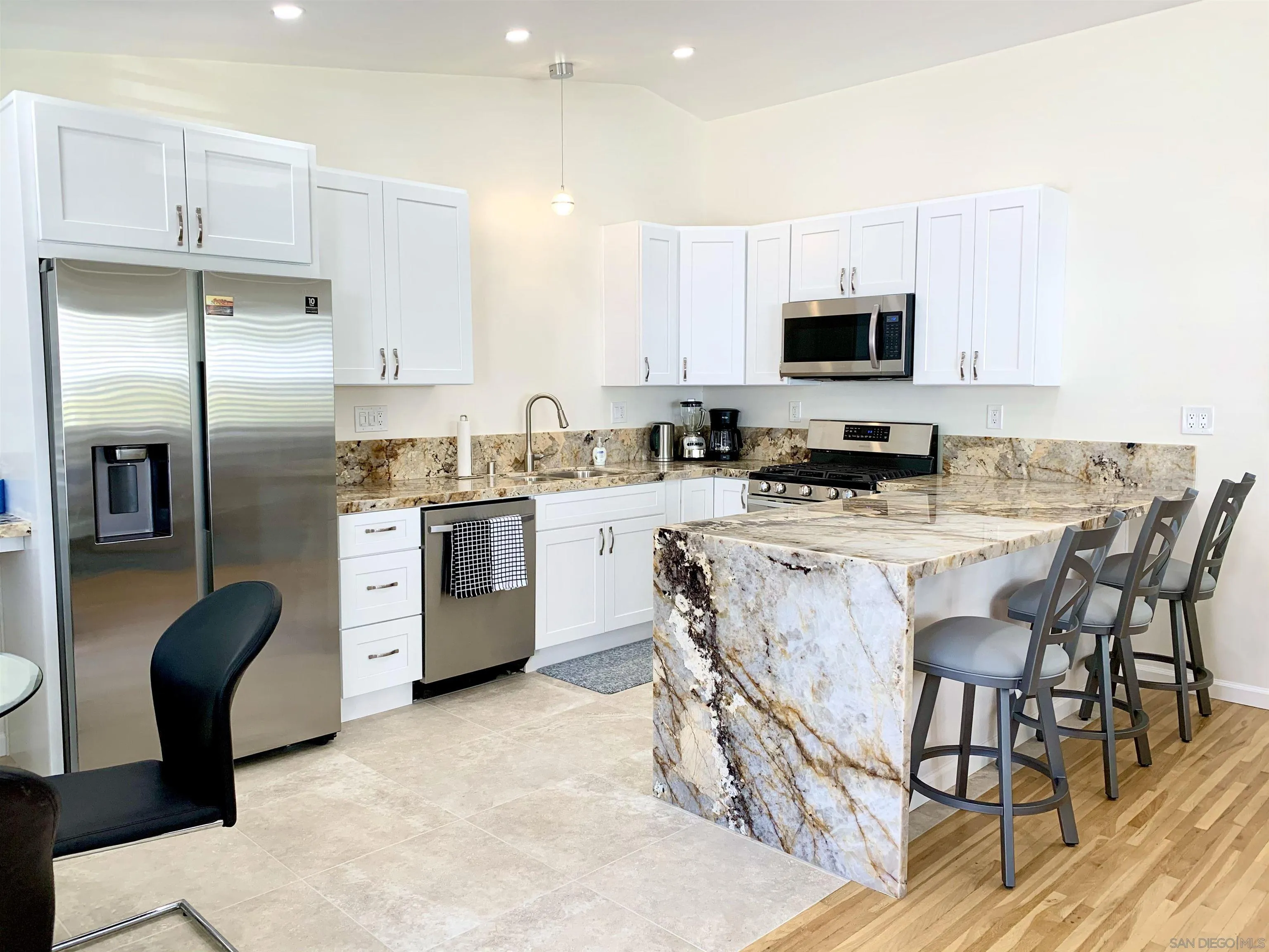 7674 La Jolla Blvd, La Jolla, CA 92037 - Main photo, La Jolla, CA