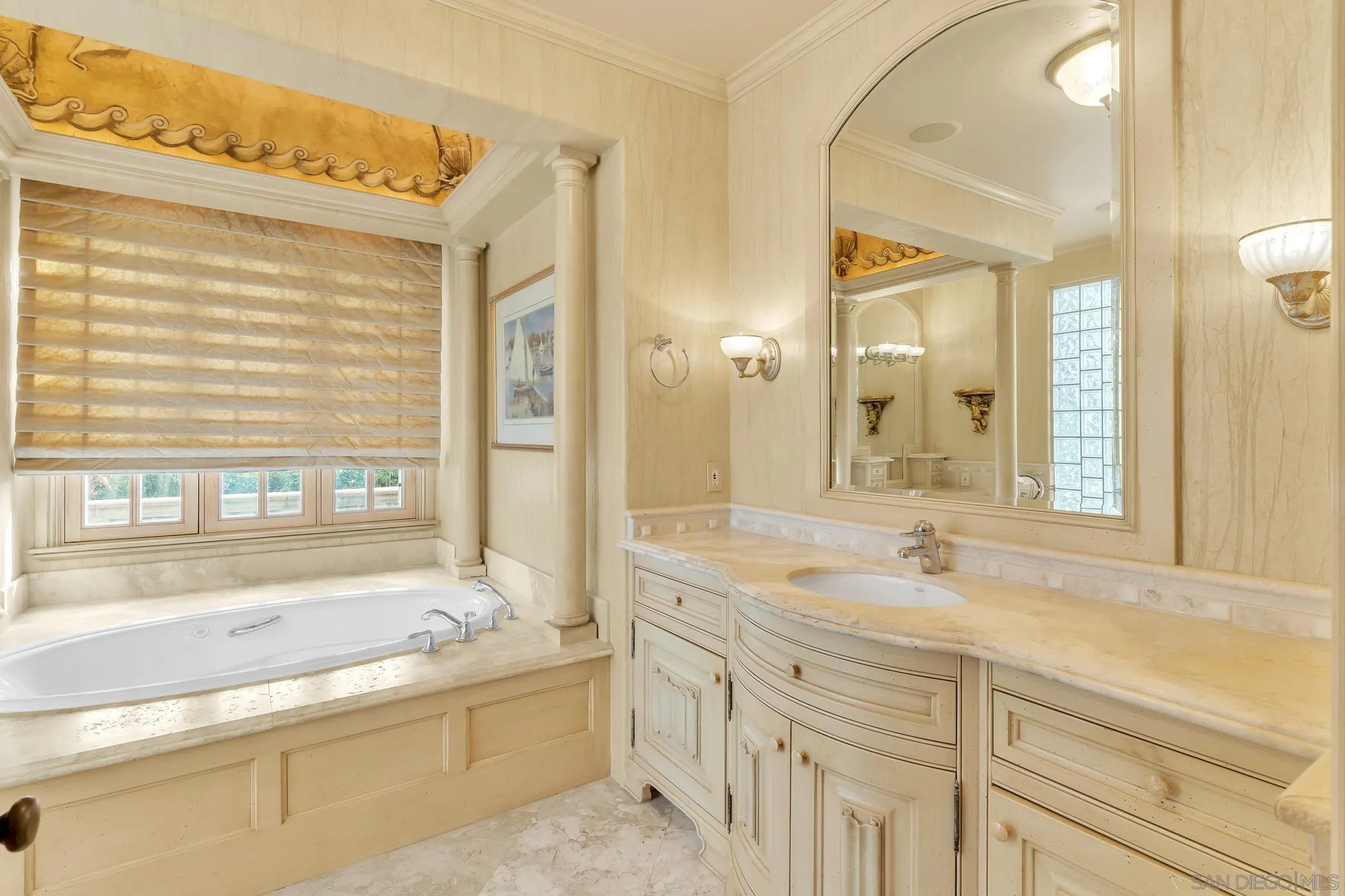 https://cdn.realtyfeed.com/cdn/127/260022603/261c5c01f57ba528389d3295ed3c6265.webp