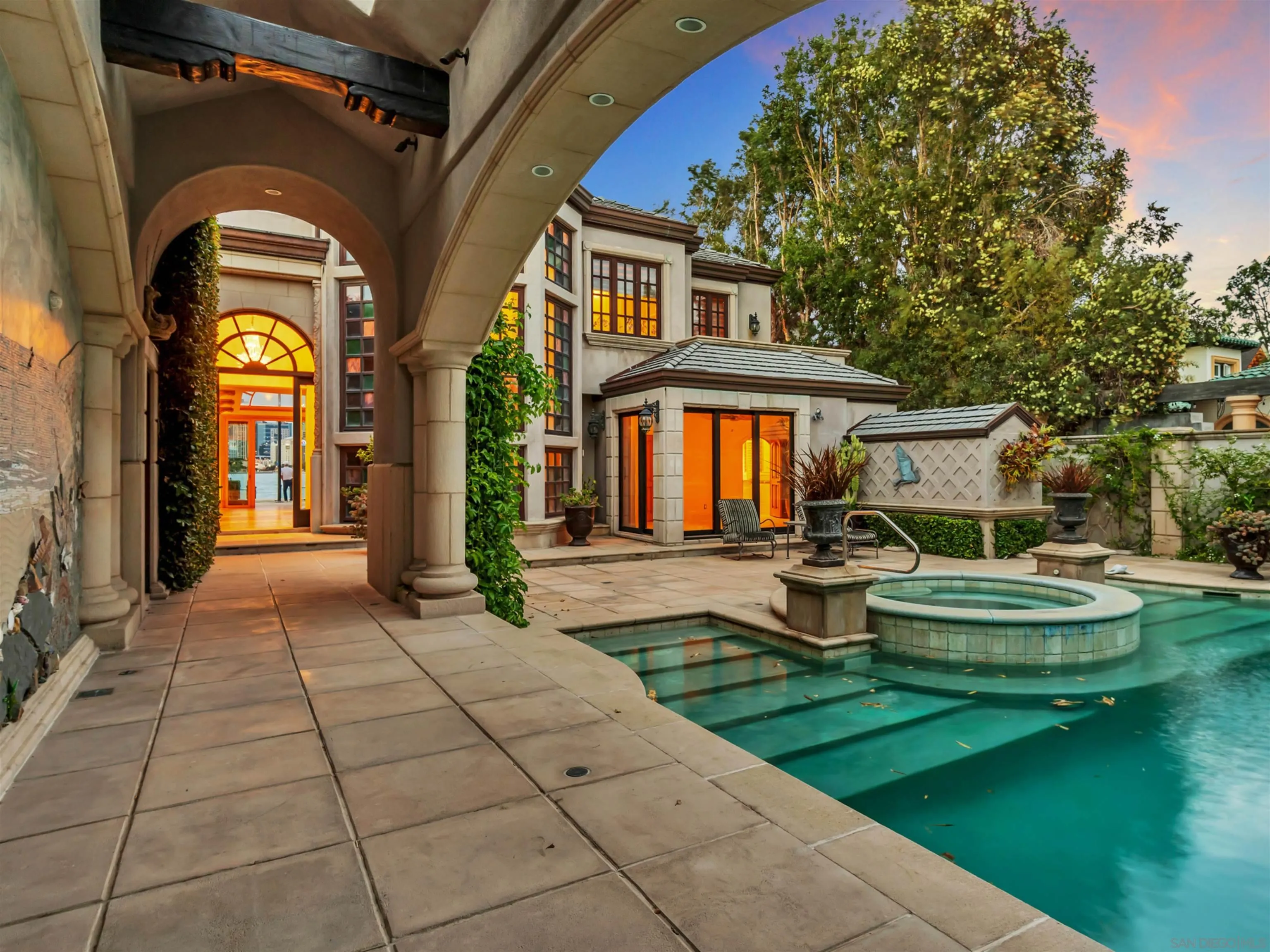 https://cdn.realtyfeed.com/cdn/127/260022603/3117801aff4daed66e7dac141c599e8a.webp
