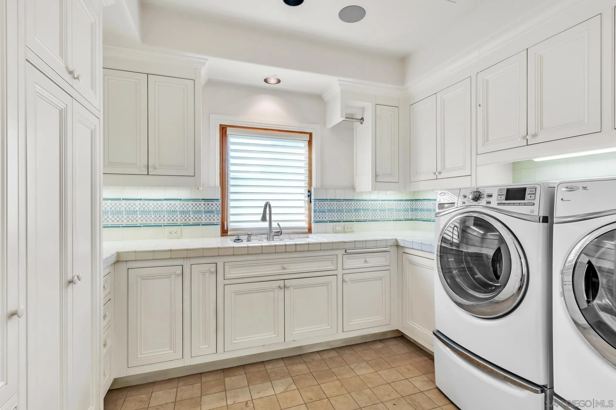 https://cdn.realtyfeed.com/cdn/127/260022603/4a3efc929470430669f8a1919d591359.webp