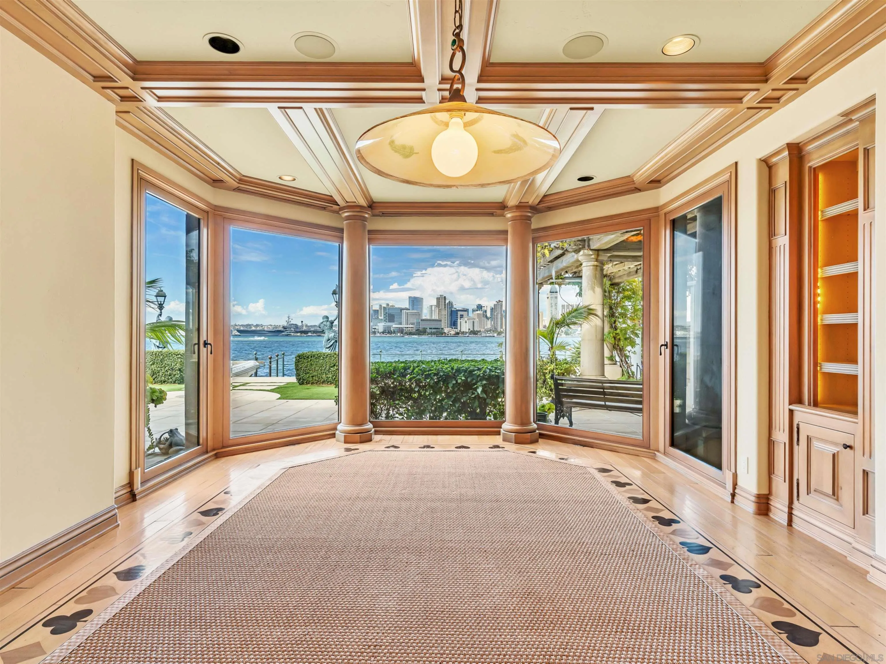 https://cdn.realtyfeed.com/cdn/127/260022603/c8c43dca14ddf54d5996ee856c737771.webp