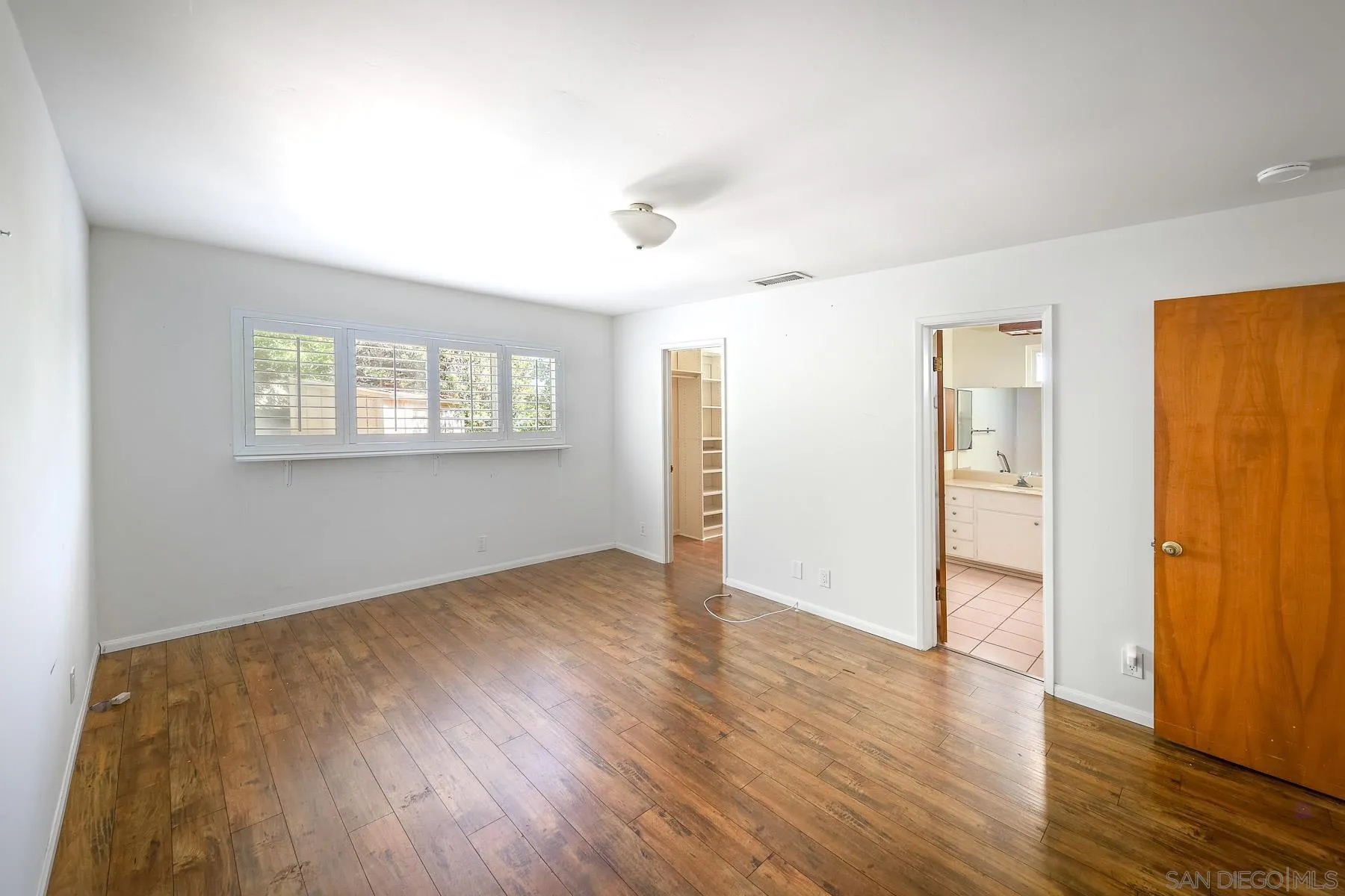 https://cdn.realtyfeed.com/cdn/127/260022604/128908ef031d5bfc6a9ffe622895c493.webp
