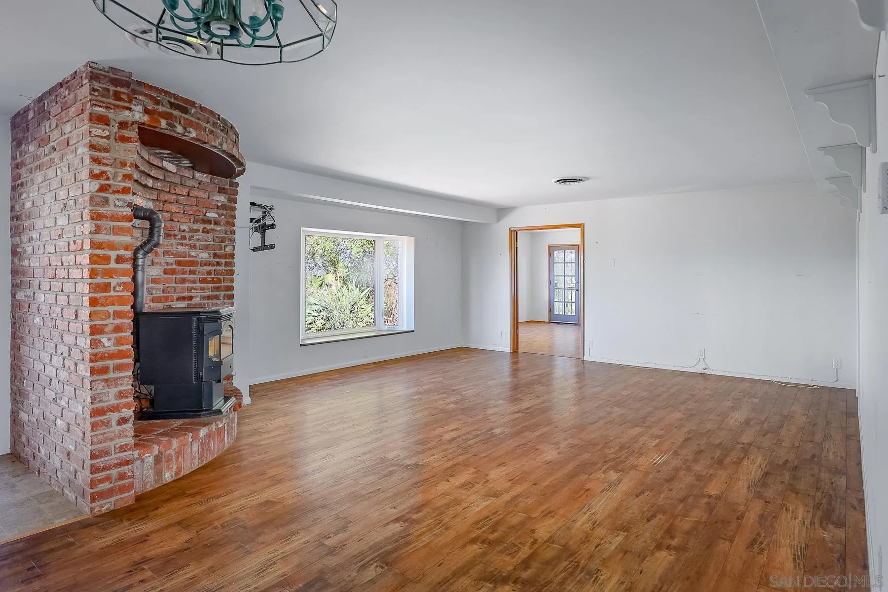 https://cdn.realtyfeed.com/cdn/127/260022604/a32c74cdce703b217806d297e24787e6.webp