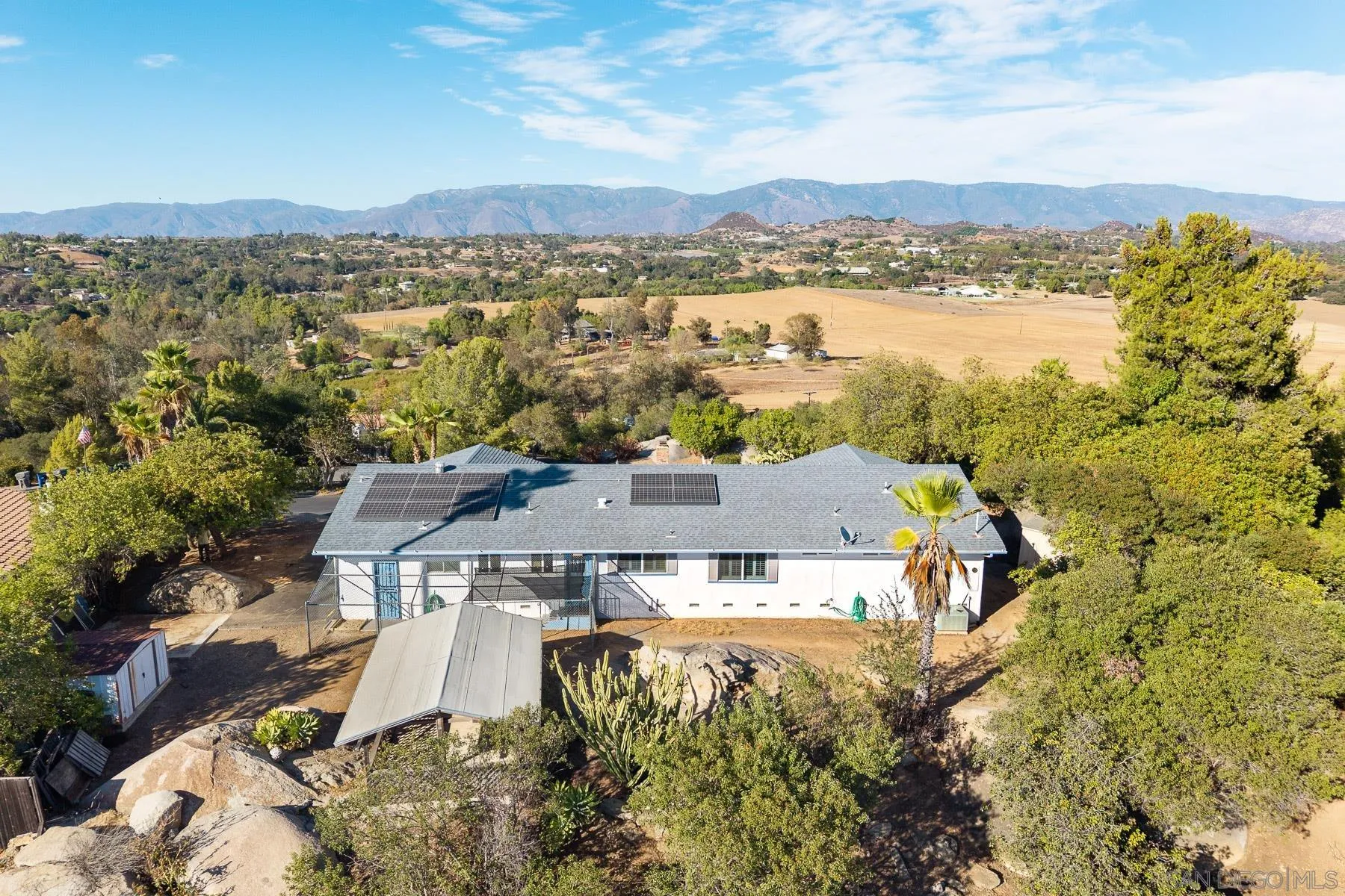 https://cdn.realtyfeed.com/cdn/127/260022604/ab6997b702570416b0e92d2d448e0c84.webp