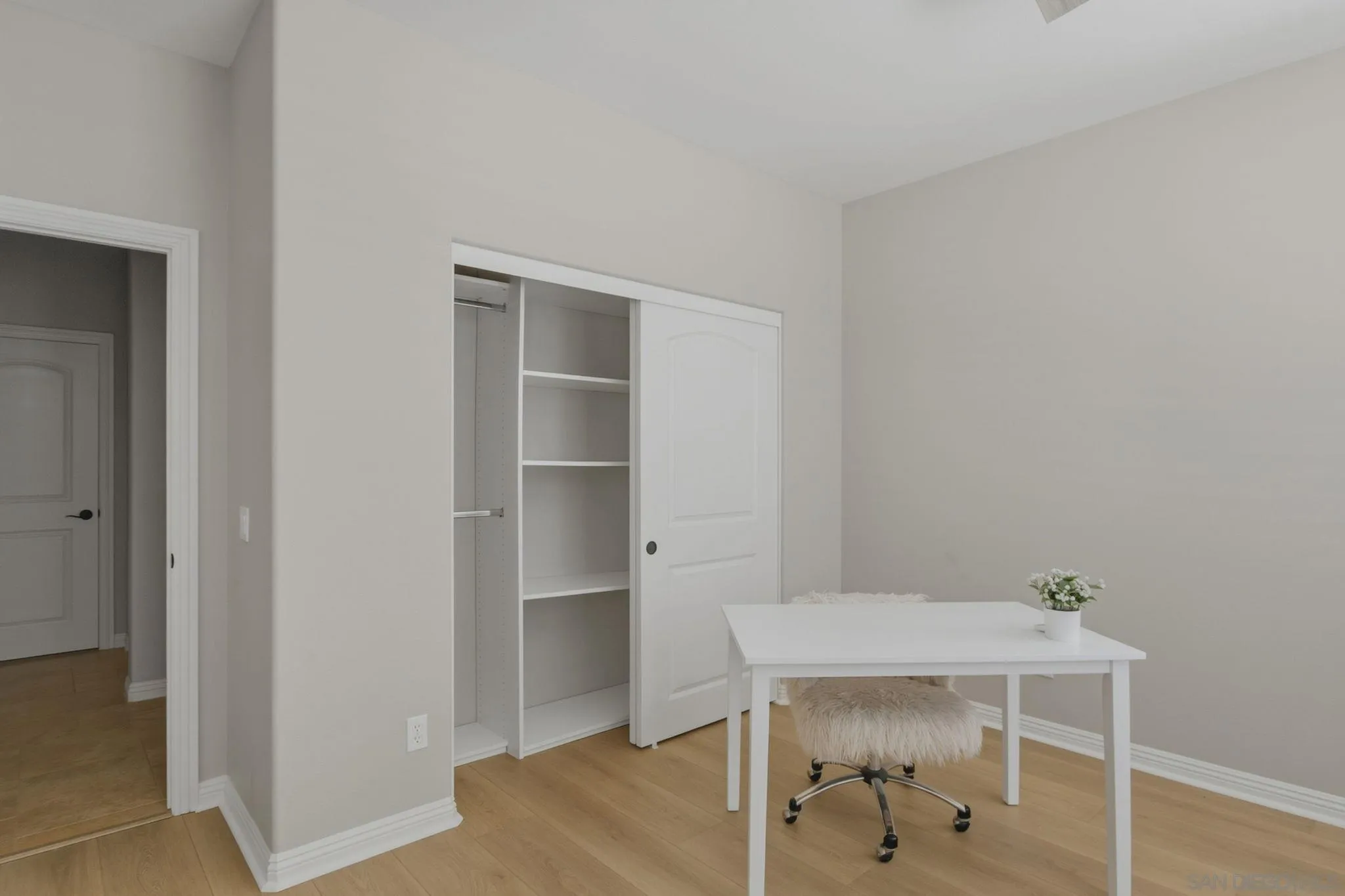 https://cdn.realtyfeed.com/cdn/127/260022605/8cea08b6acbe0456018bd04e0e27b396.webp