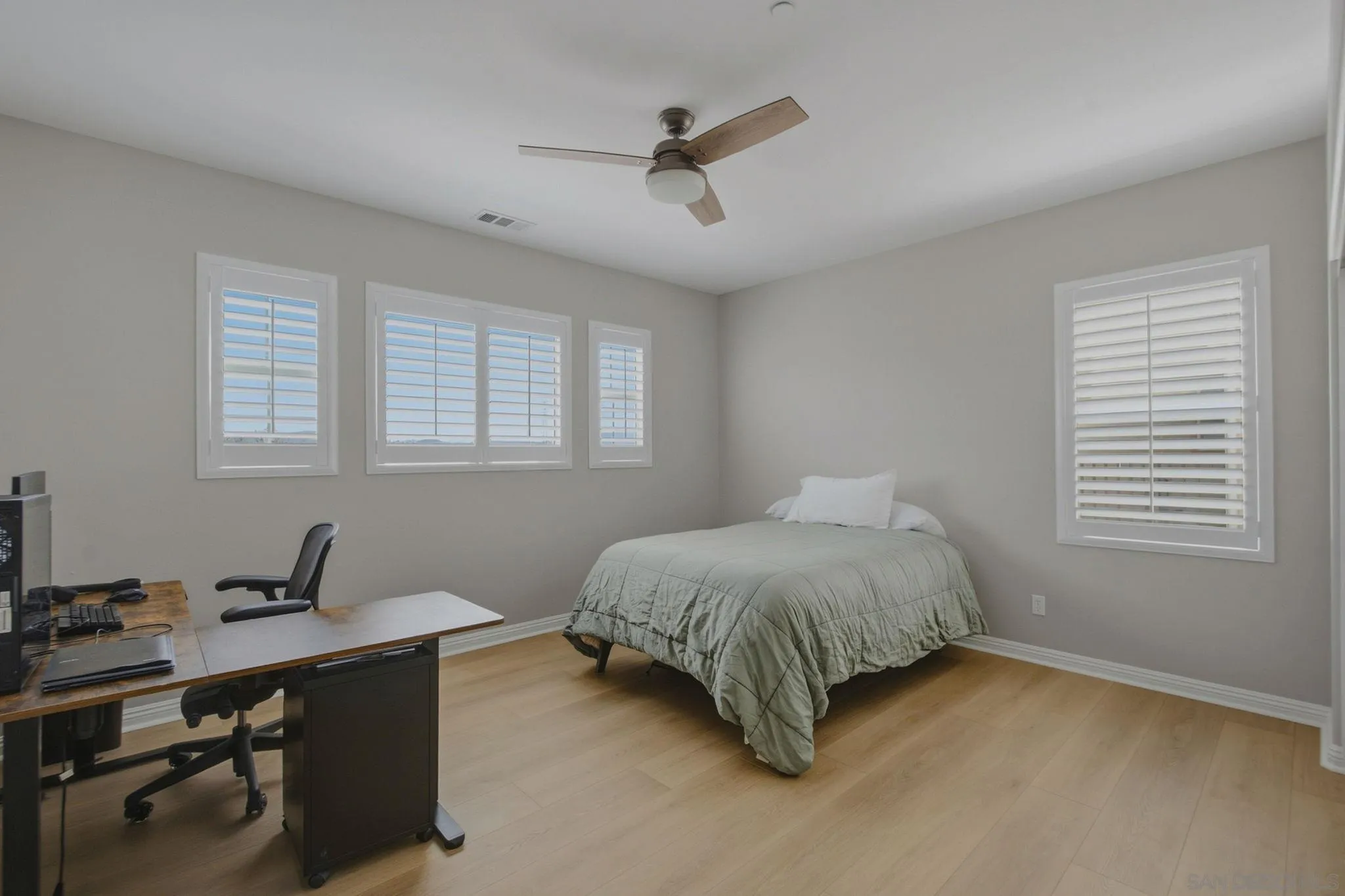 https://cdn.realtyfeed.com/cdn/127/260022605/b4e5bf5cc3fbd33a477db671c0d7f958.webp