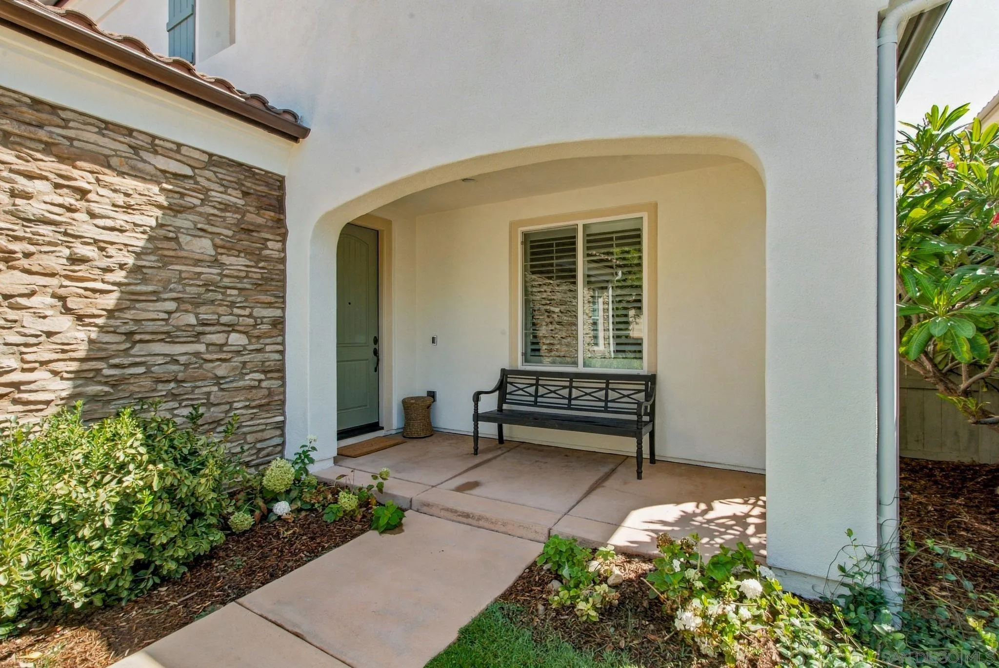 https://cdn.realtyfeed.com/cdn/127/260022605/e08f065da3b7bdf0aa93b655154e52d8.webp