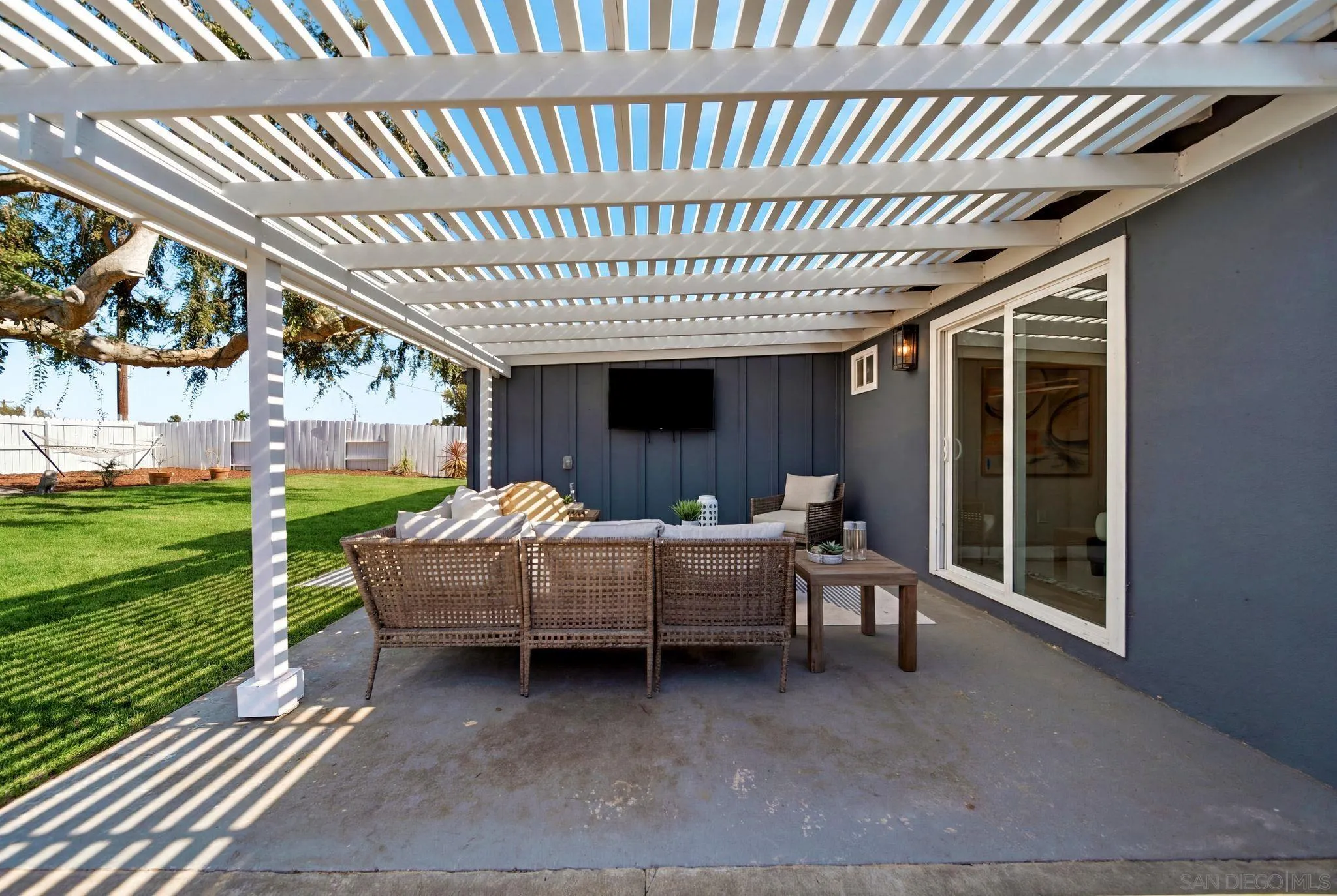https://cdn.realtyfeed.com/cdn/127/260022607/356ee99a539b8fb6d80bdf8c75eb4df1.webp