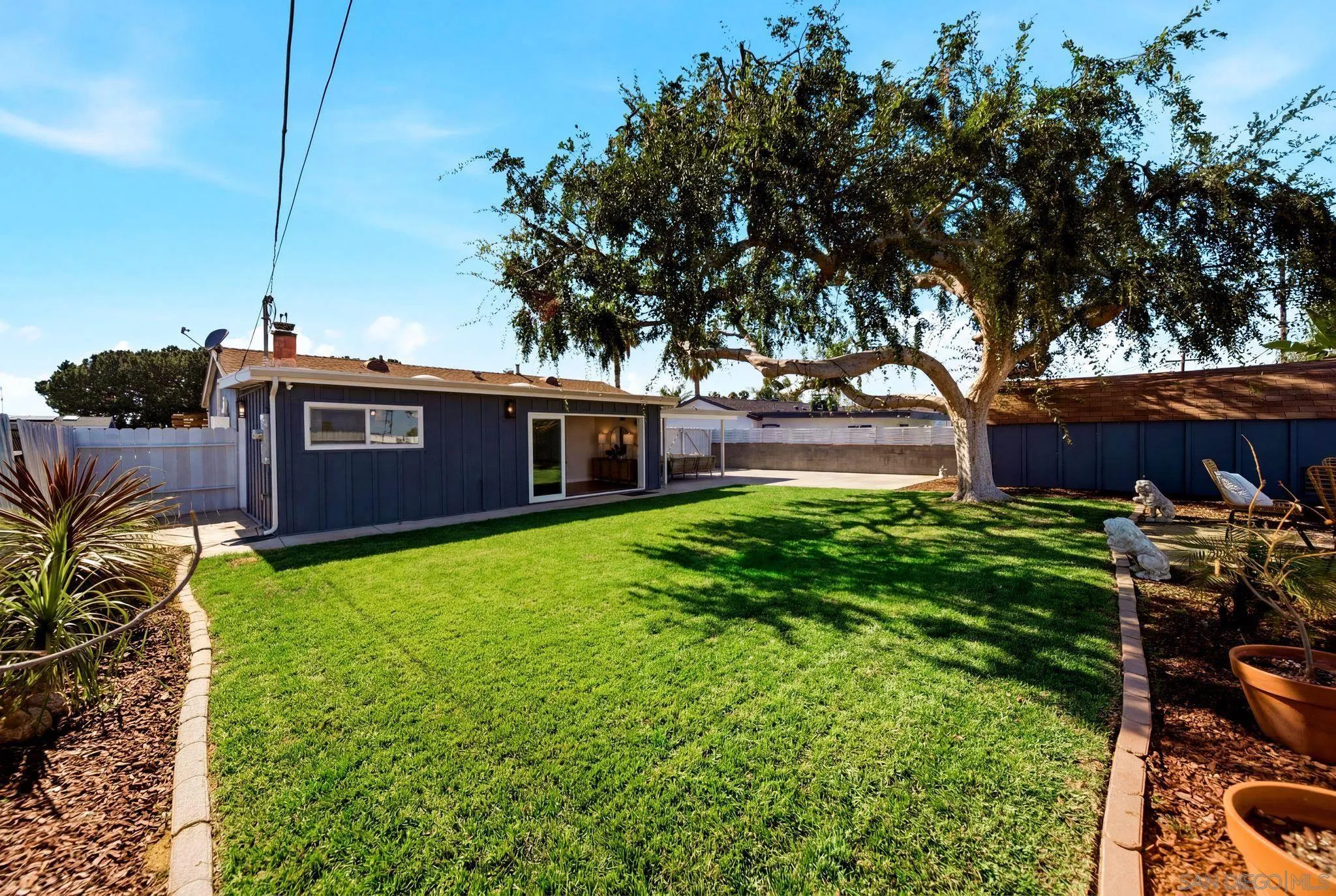 https://cdn.realtyfeed.com/cdn/127/260022607/54ba8aa60bf1e823bc59bb0af157ab99.webp