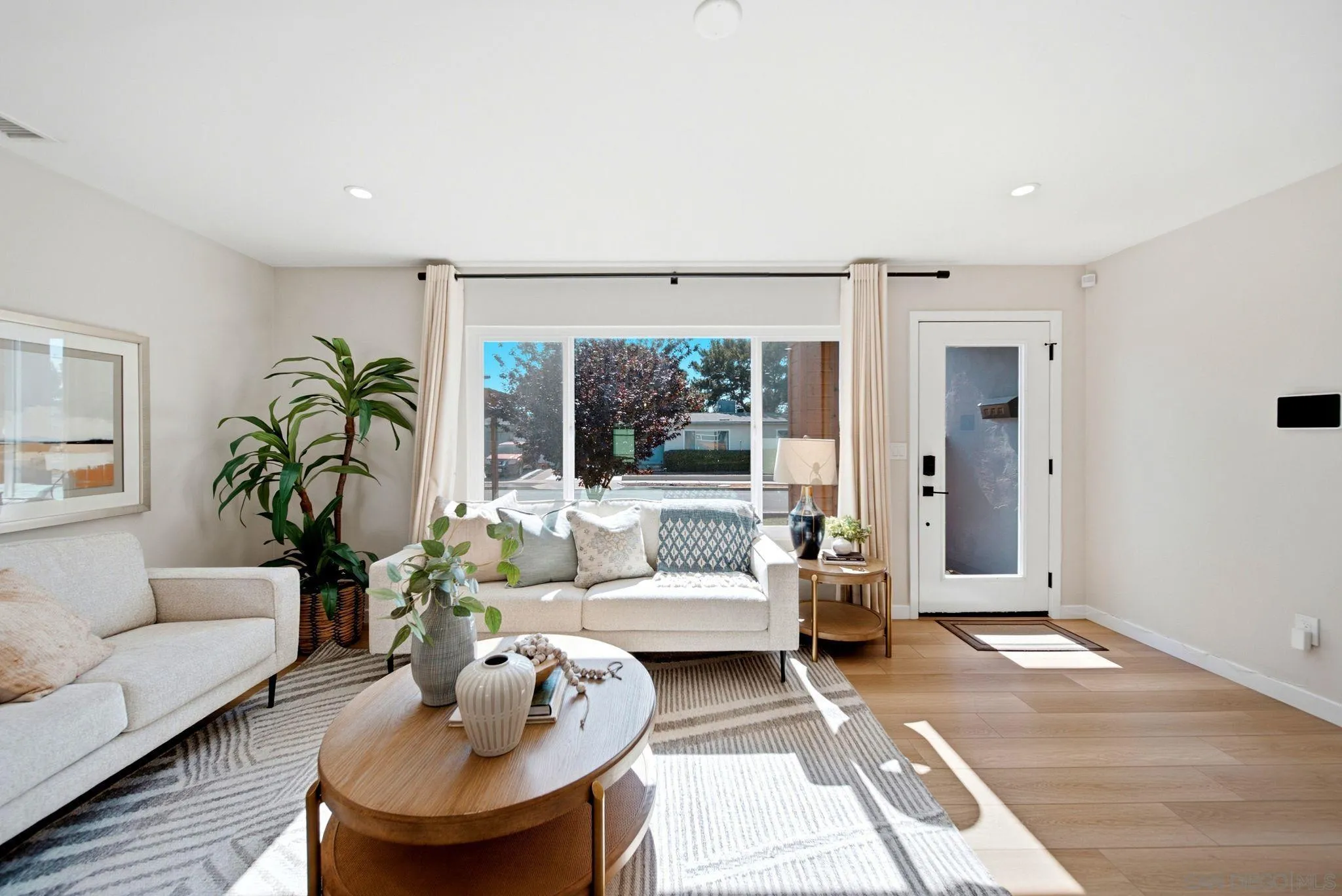 https://cdn.realtyfeed.com/cdn/127/260022607/acbf32fbae2df7a7928185a6bd1a8d90.webp