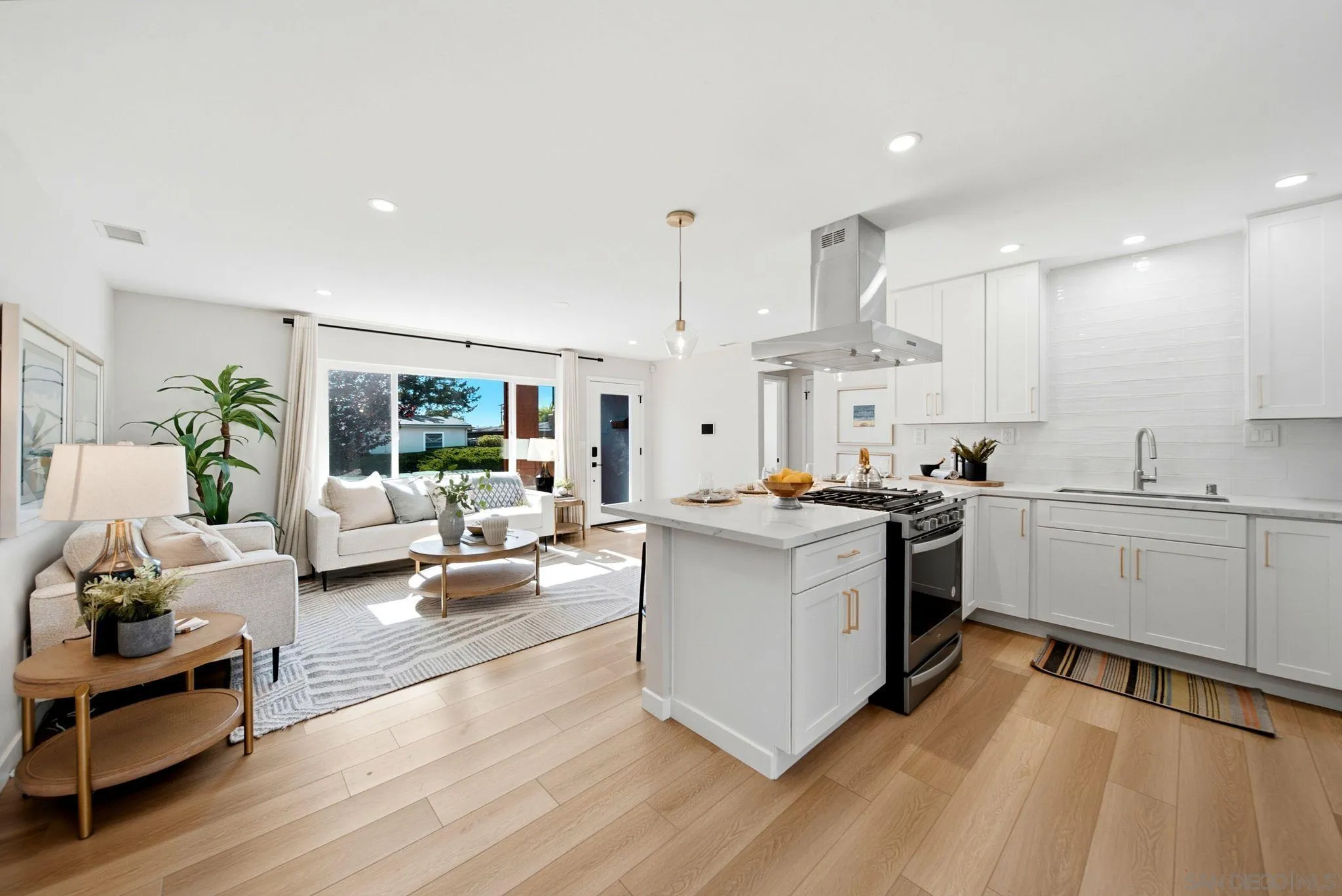 https://cdn.realtyfeed.com/cdn/127/260022607/c23ecd9d4a7859754f21dc6af924cccd.webp