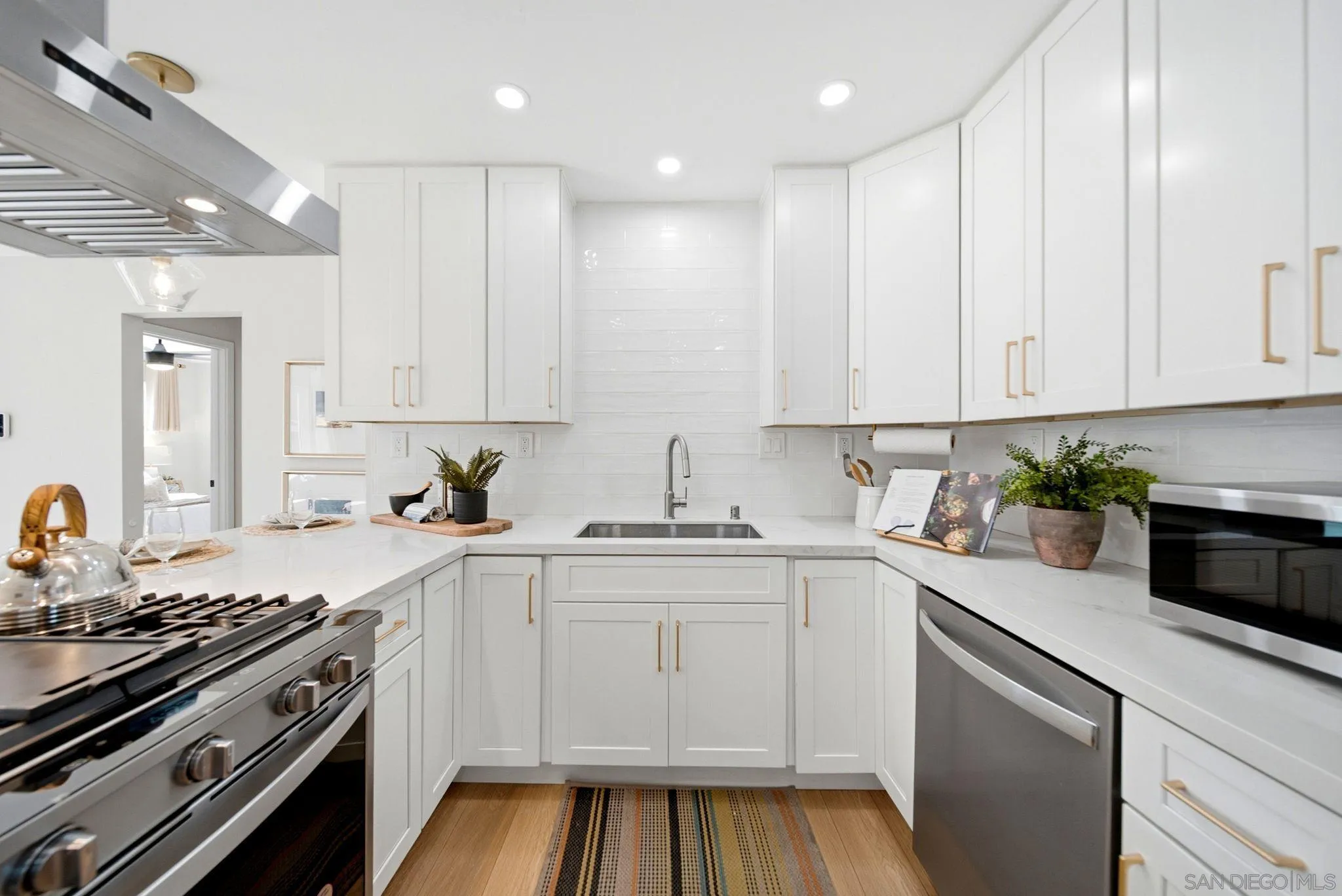https://cdn.realtyfeed.com/cdn/127/260022607/d9a14ad377ba6b08d4fdcb7bbcd3c027.webp