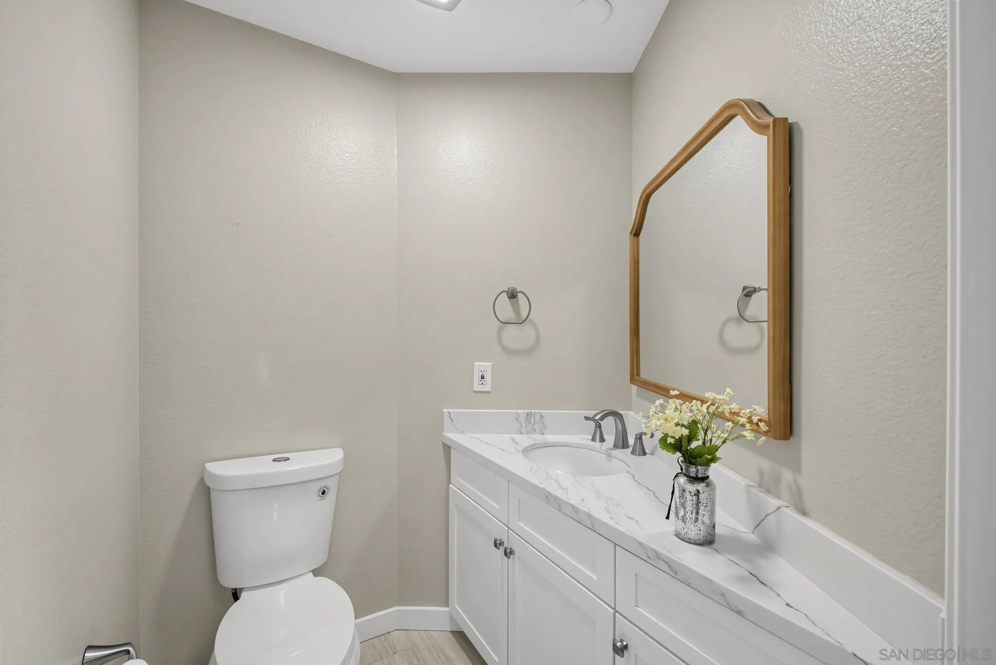 https://cdn.realtyfeed.com/cdn/127/260022612/16cfe25c9c9556f411f0b0f8909316af.webp