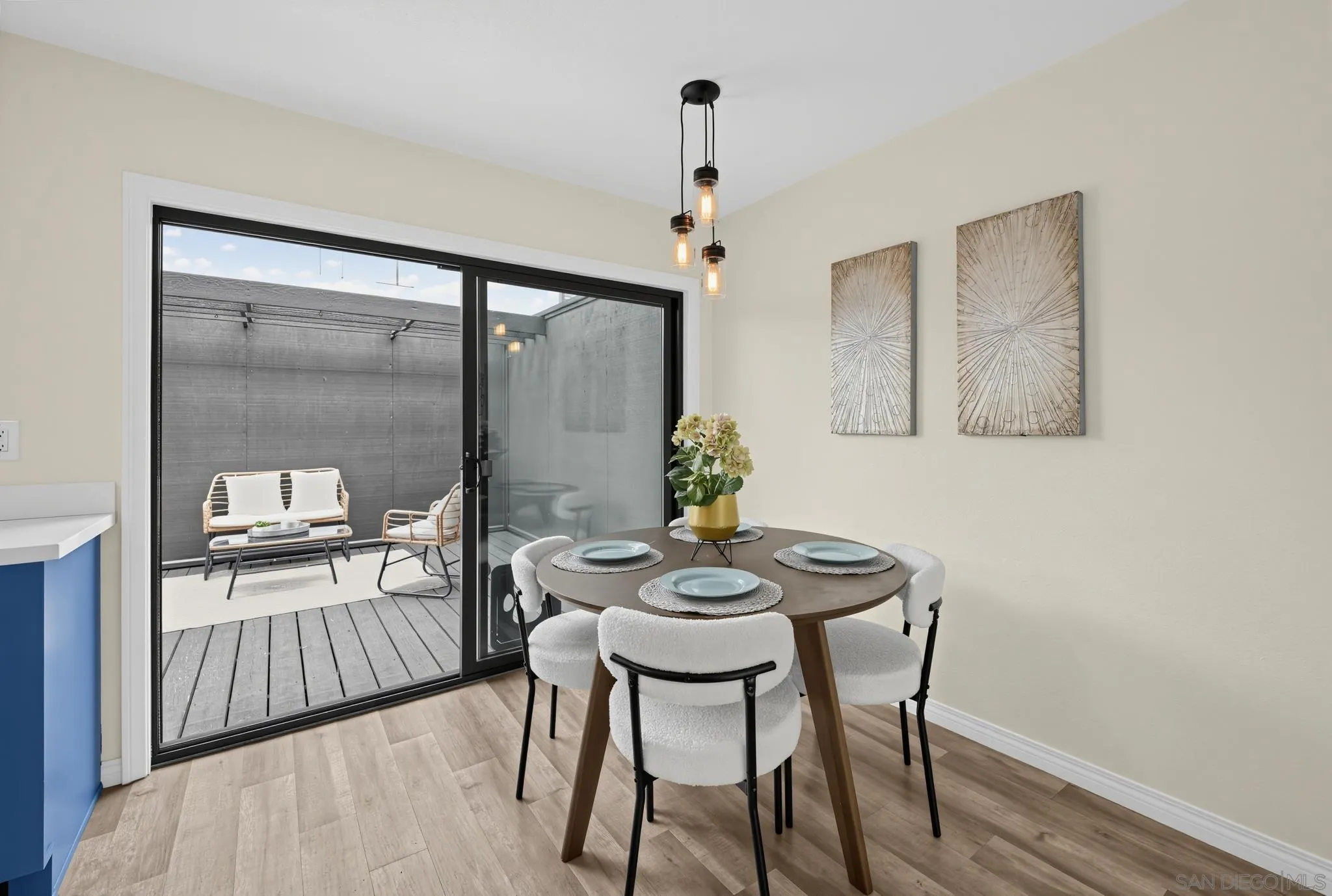 https://cdn.realtyfeed.com/cdn/127/260022612/b9c3fa62c6d49a367cc7673ca1ad048f.webp